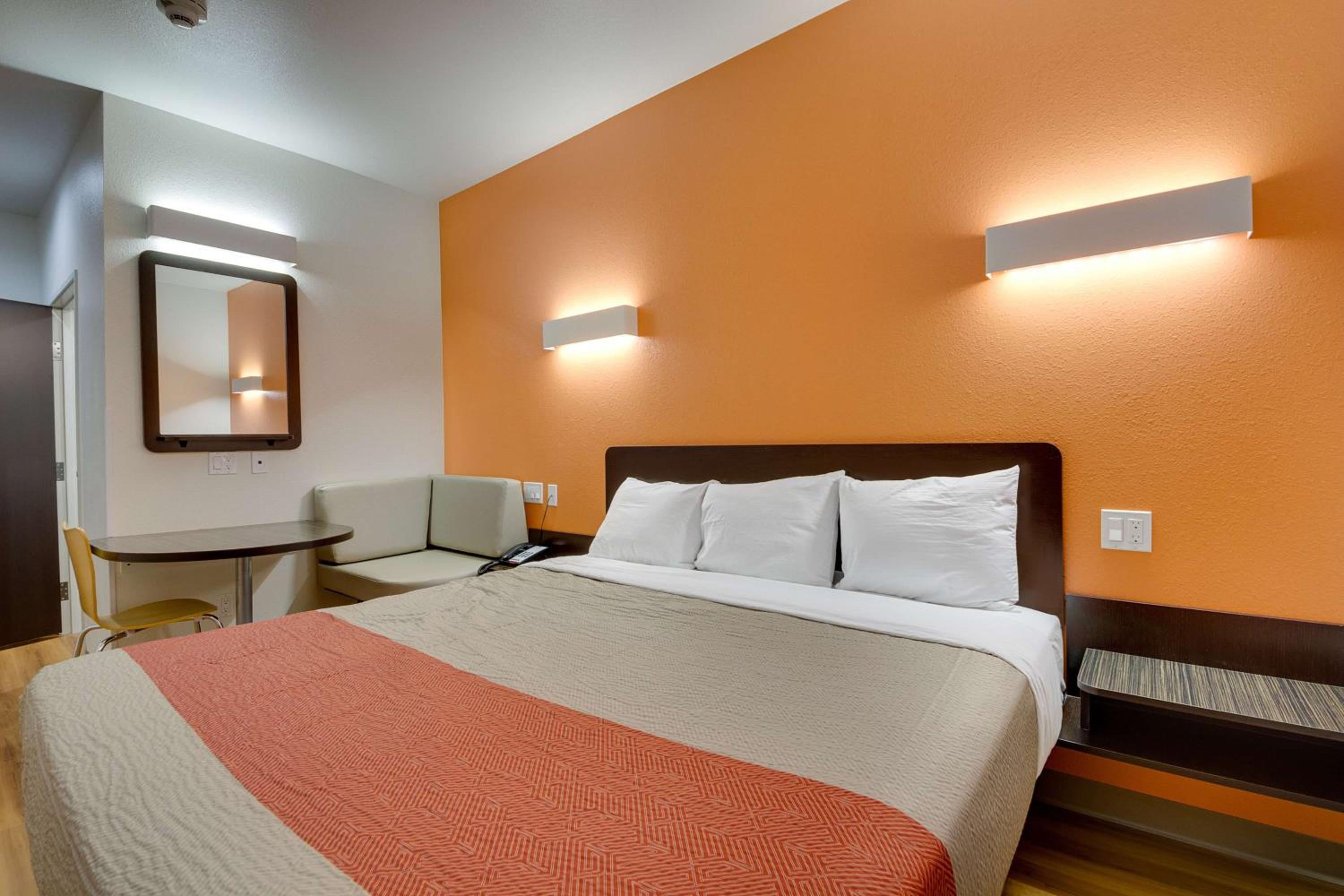 Motel 6-Tulsa, OK