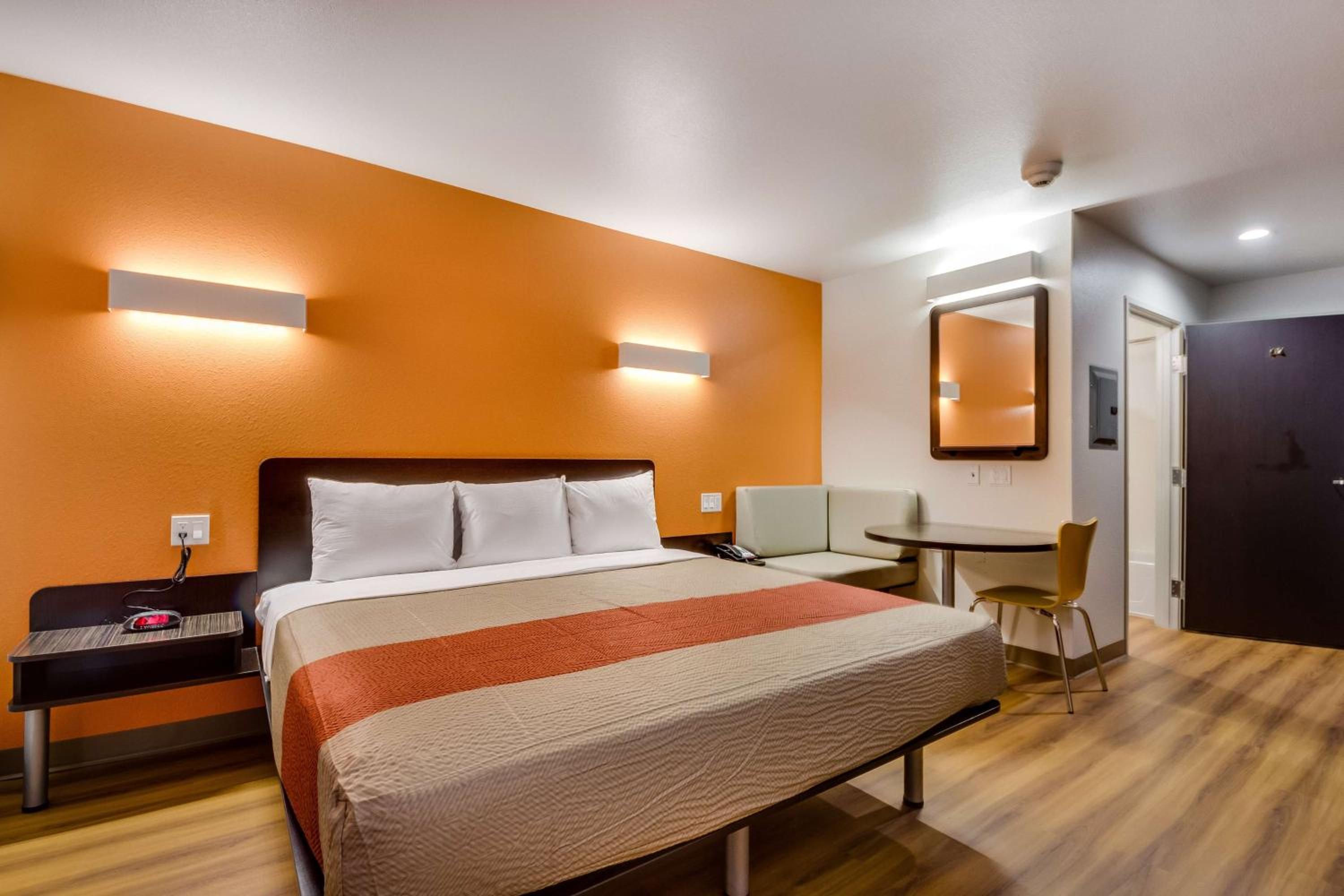 Motel 6-Tulsa, OK