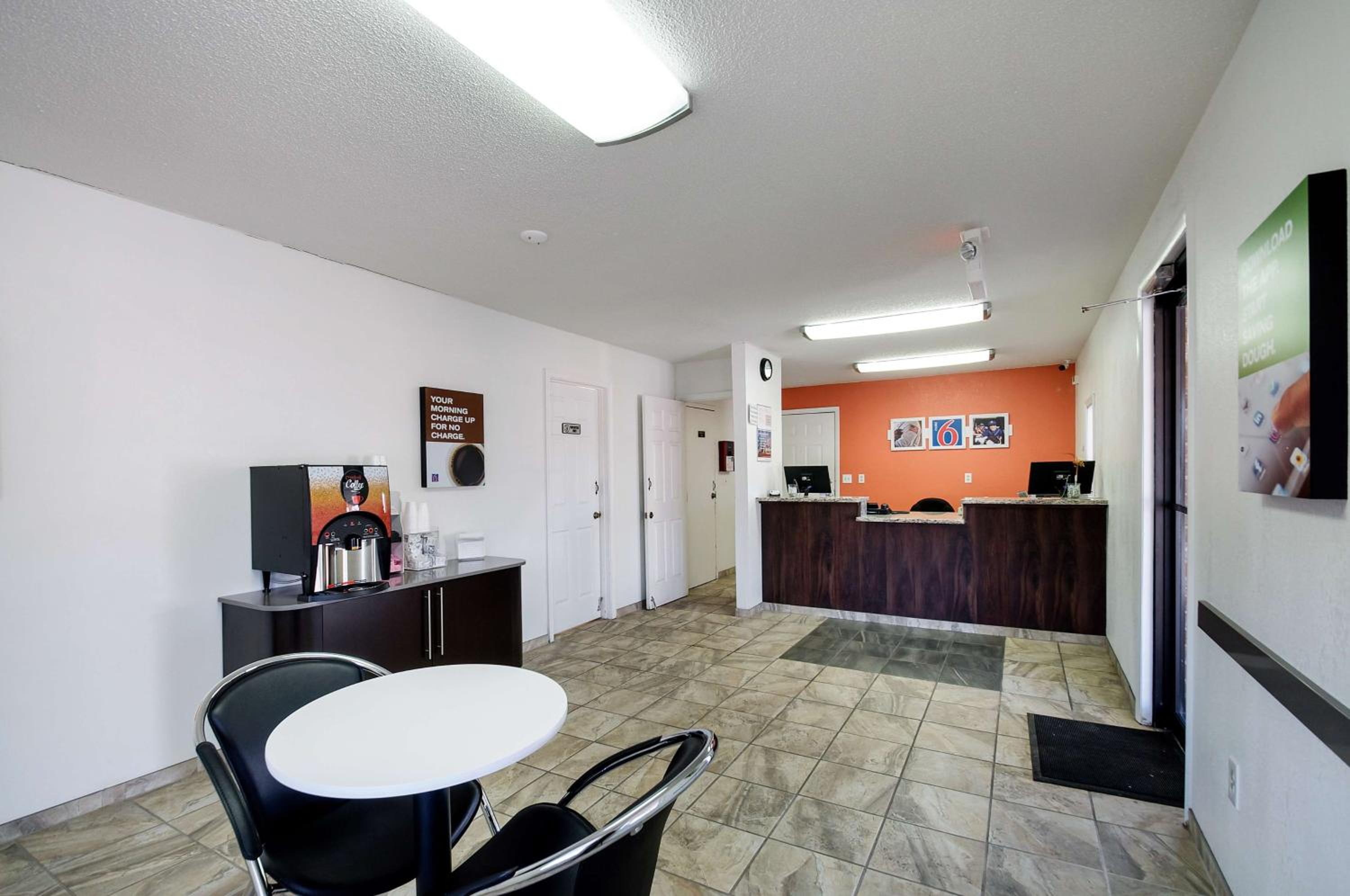 Motel 6-Charles Town, WV