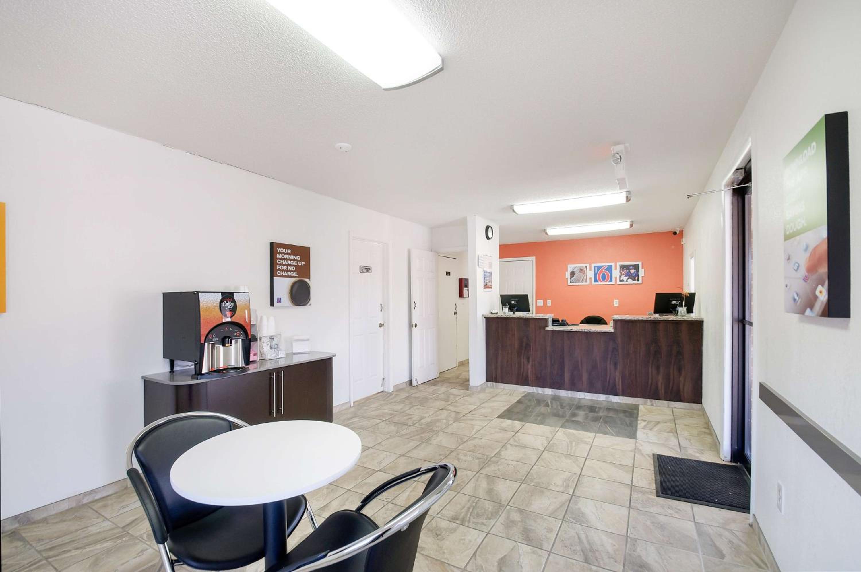 Motel 6-Charles Town, WV