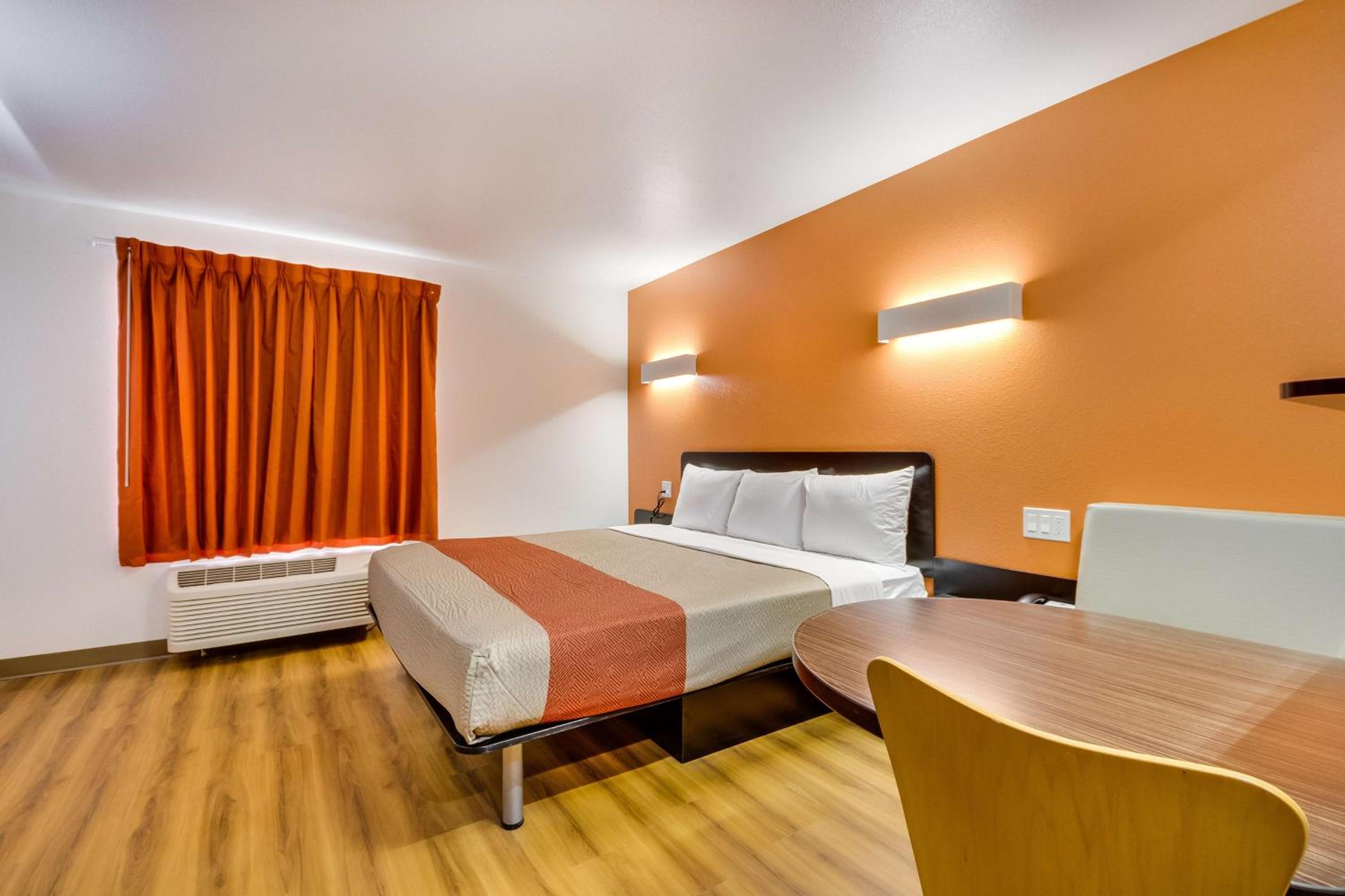 Motel 6-Tulsa, OK