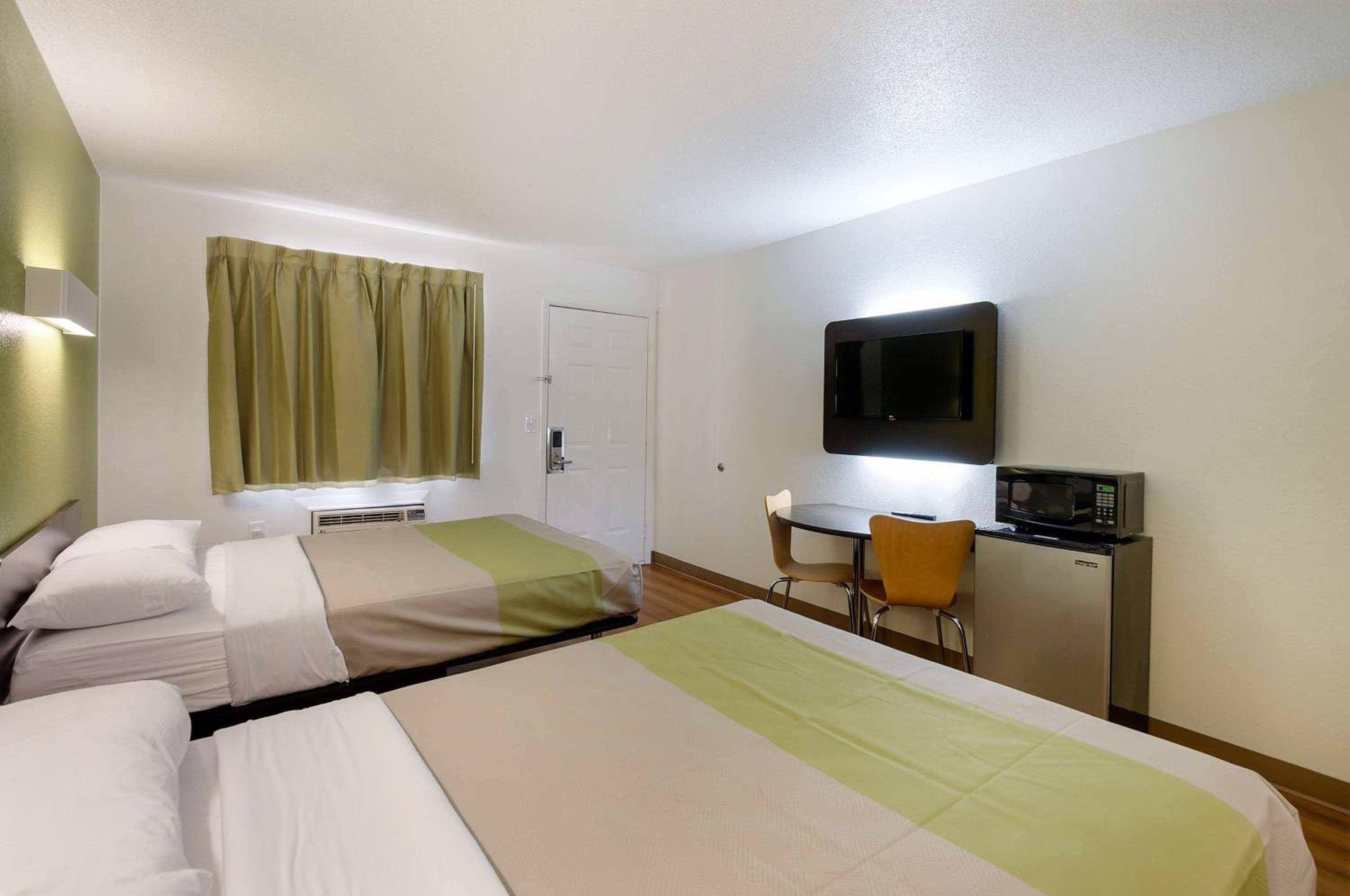 Motel 6-Charles Town, WV