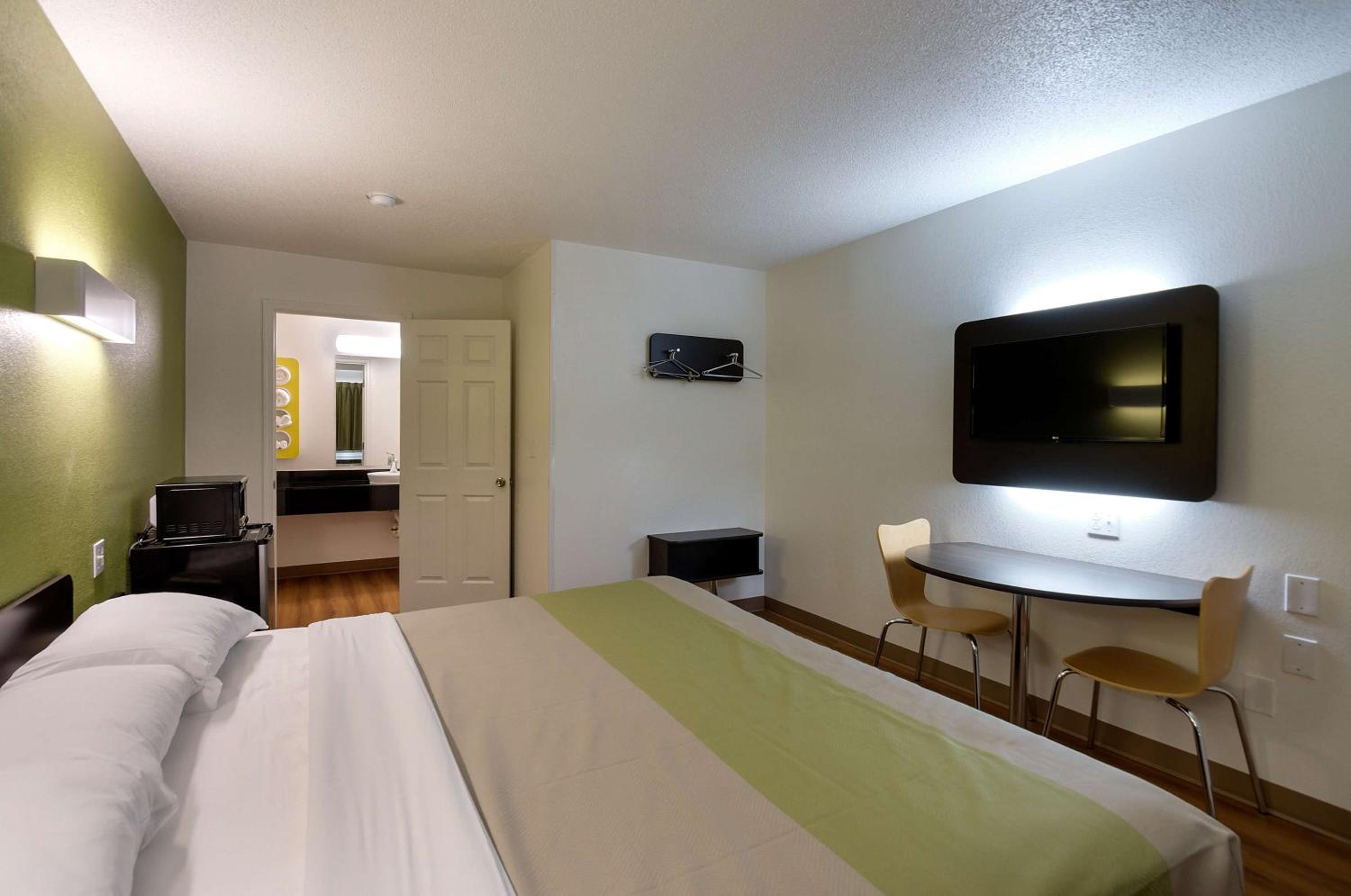 Motel 6-Charles Town, WV