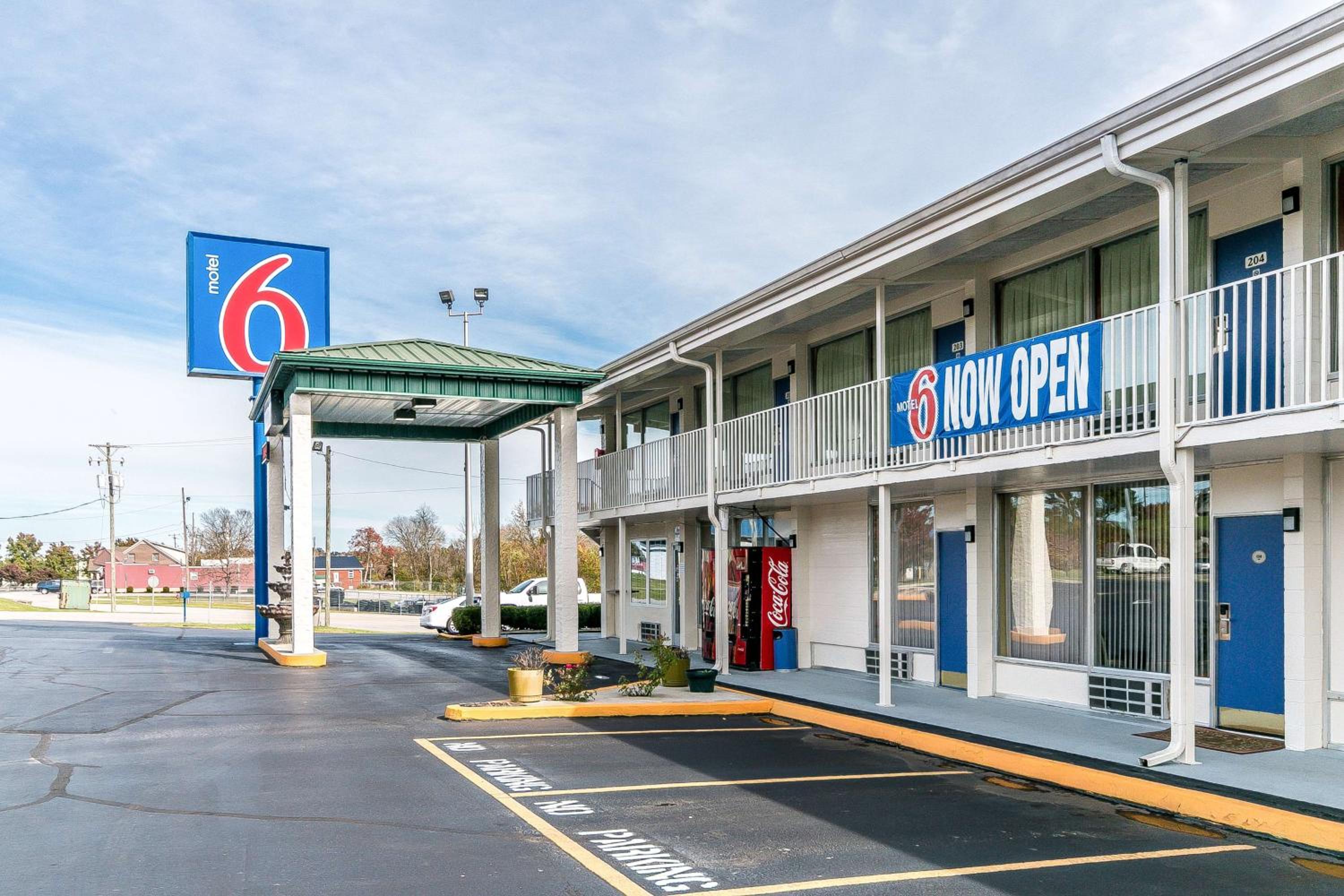 Somerset Vacations - Motel 6-Somerset, KY - Property Image 1