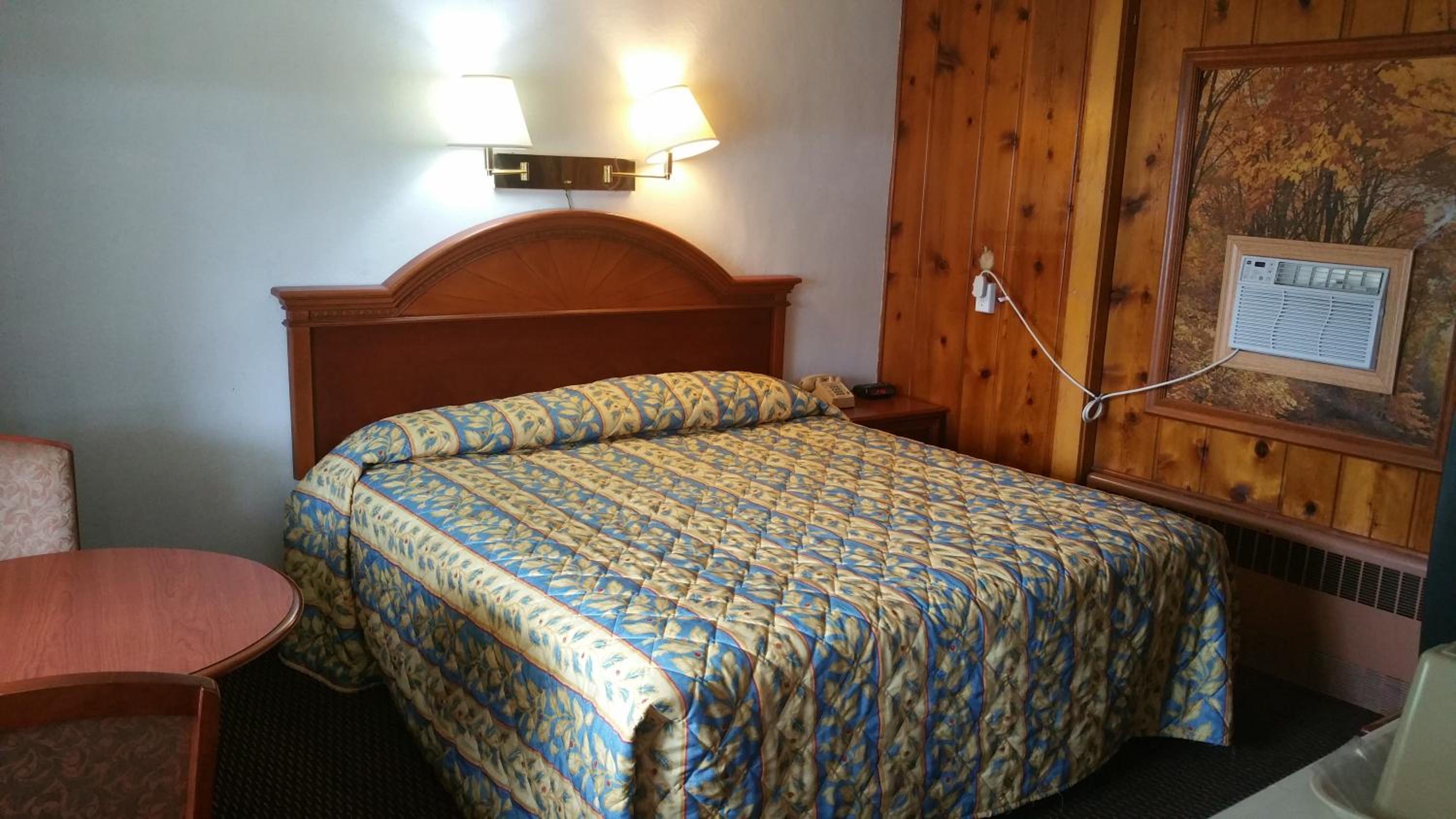 Cadillac Vacations - Sun N Snow Hotel - Property Image 3