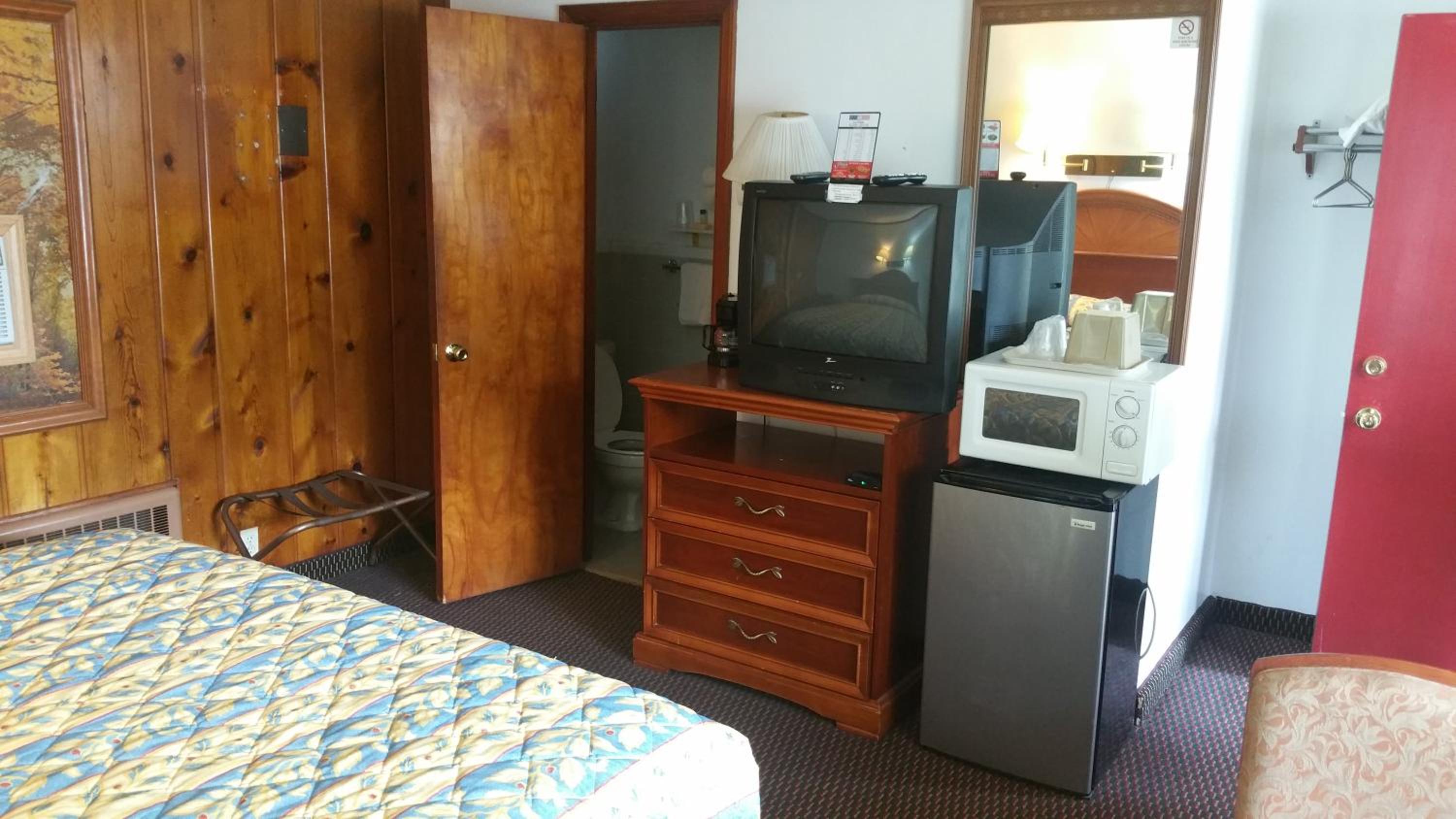 Cadillac Vacations - Sun N Snow Hotel - Property Image 2