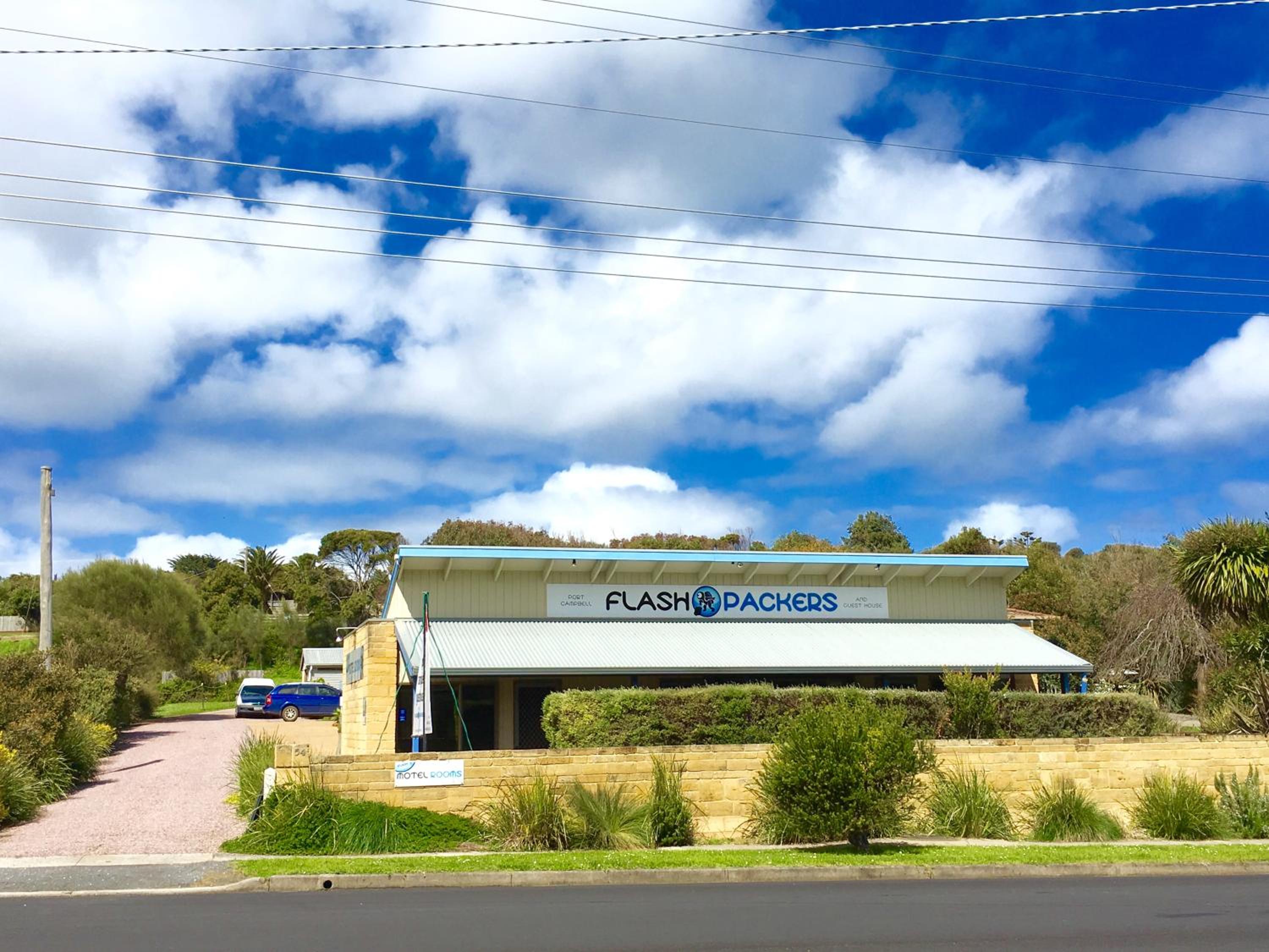 Port Campbell Guesthouse & Flash Packers