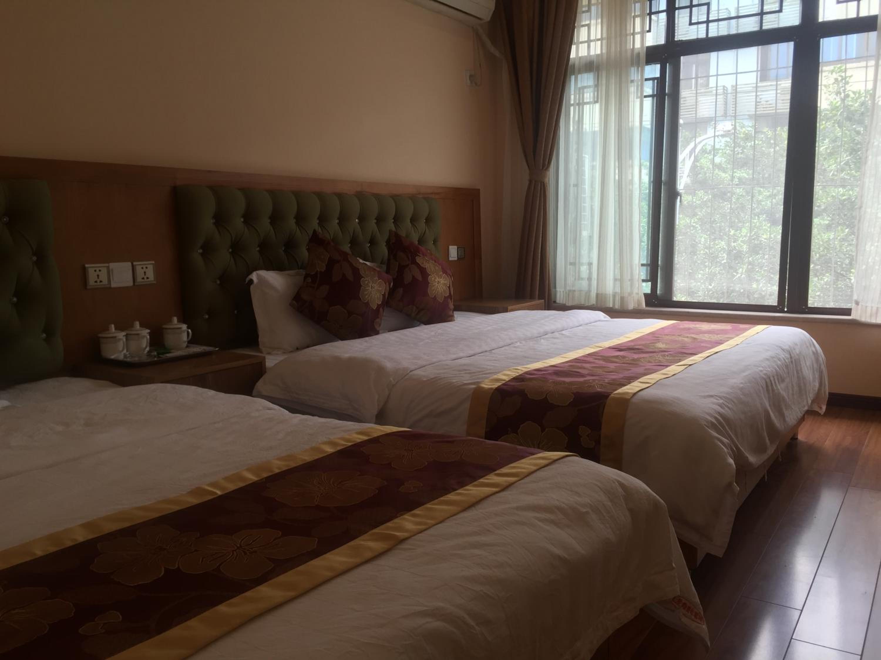 Holly's Hostel