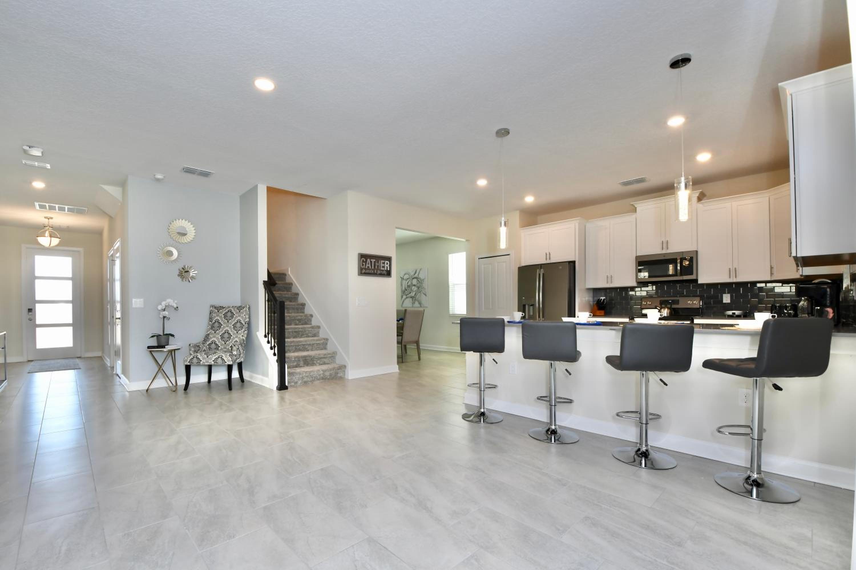 Modern Oasis Near Shopping n Golf Course w Pool