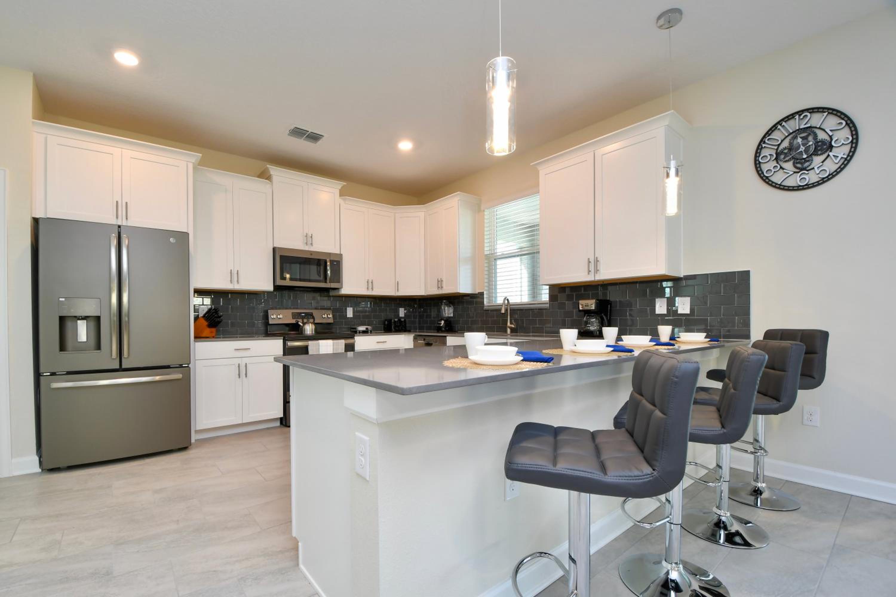 Modern Oasis Near Shopping n Golf Course w Pool