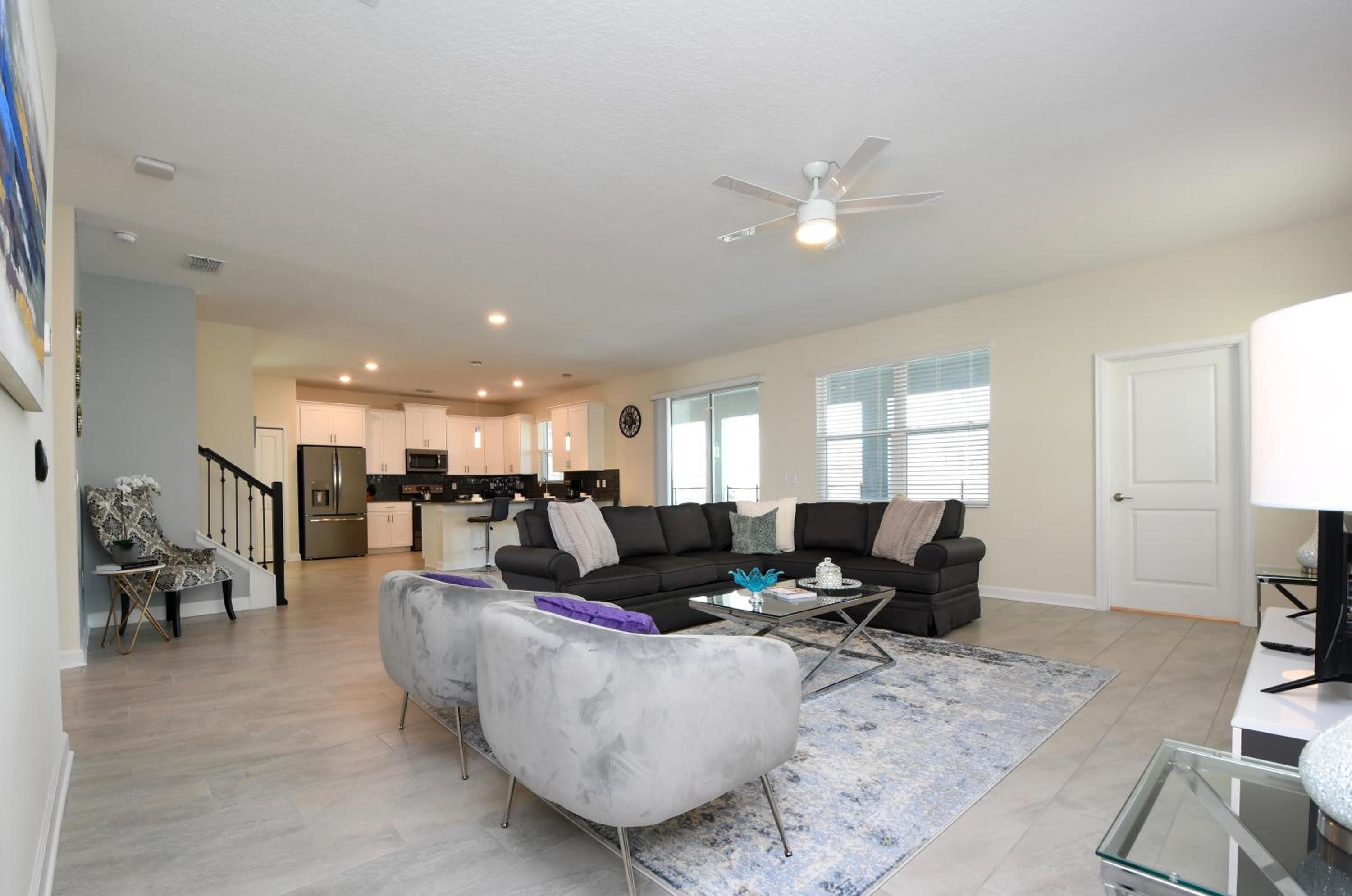 Modern Oasis Near Shopping n Golf Course w Pool