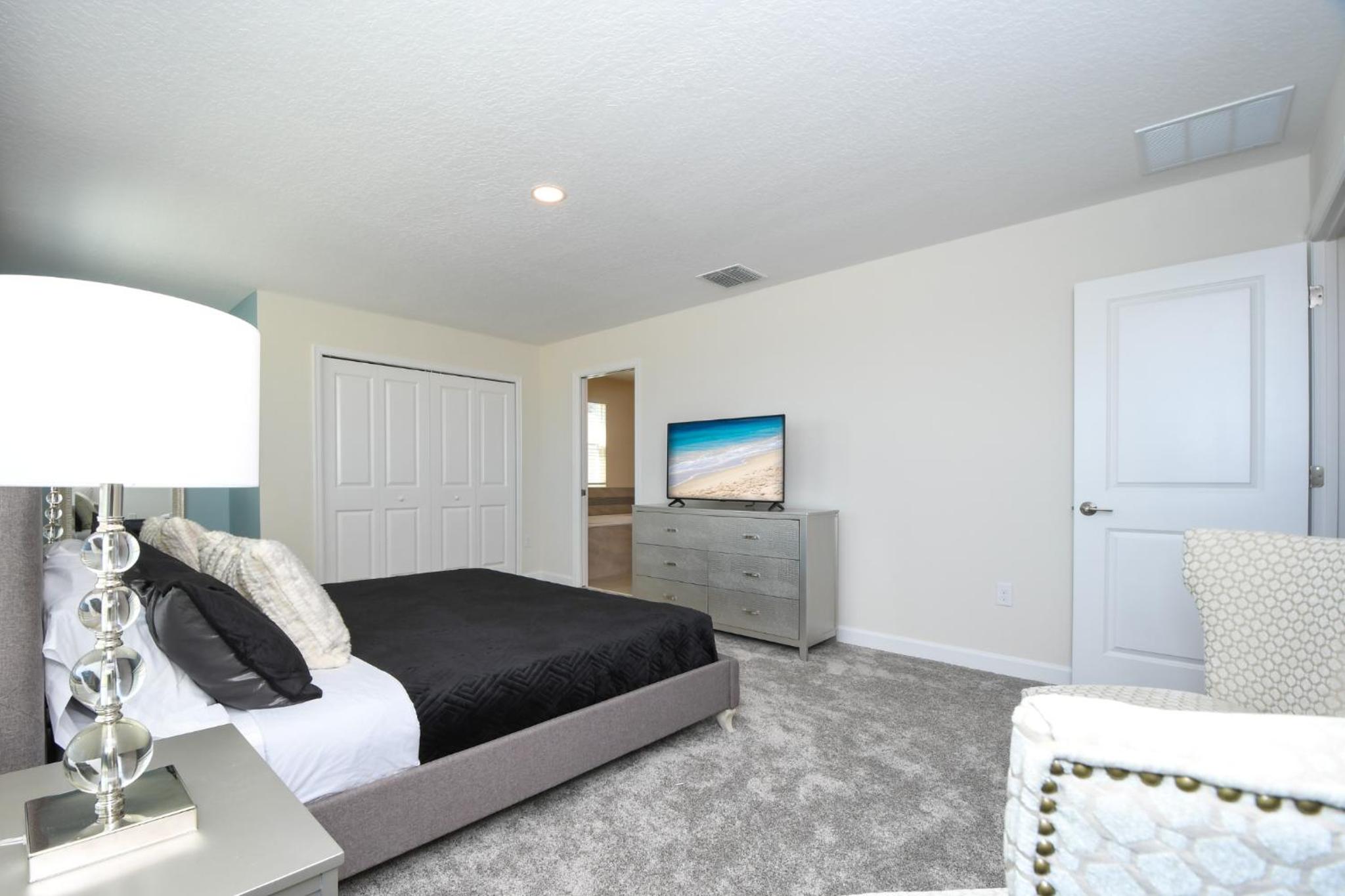 Modern Oasis Near Shopping n Golf Course w Pool