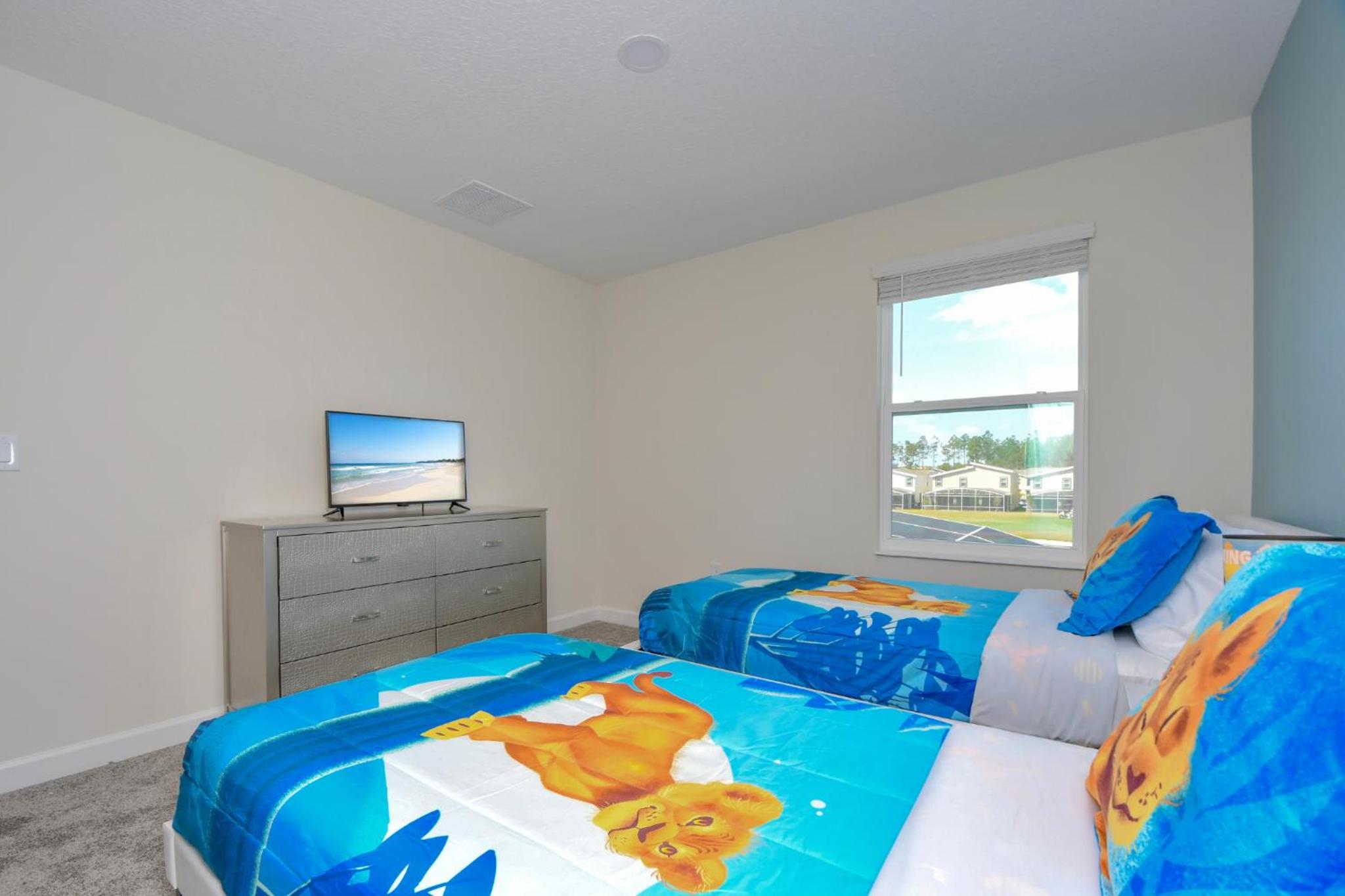Modern Oasis Near Shopping n Golf Course w Pool