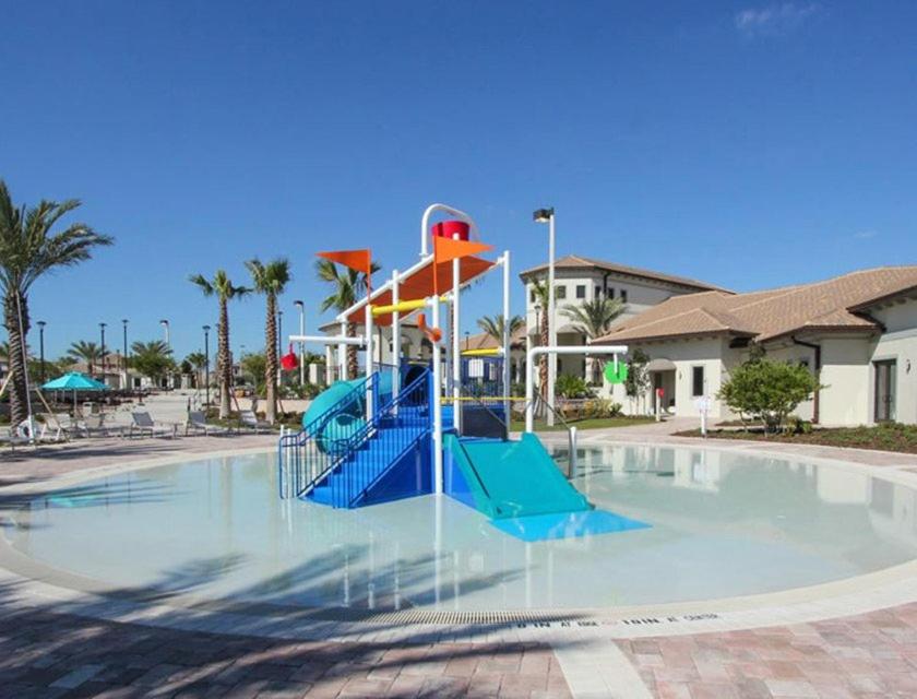 Modern Oasis Near Shopping n Golf Course w Pool