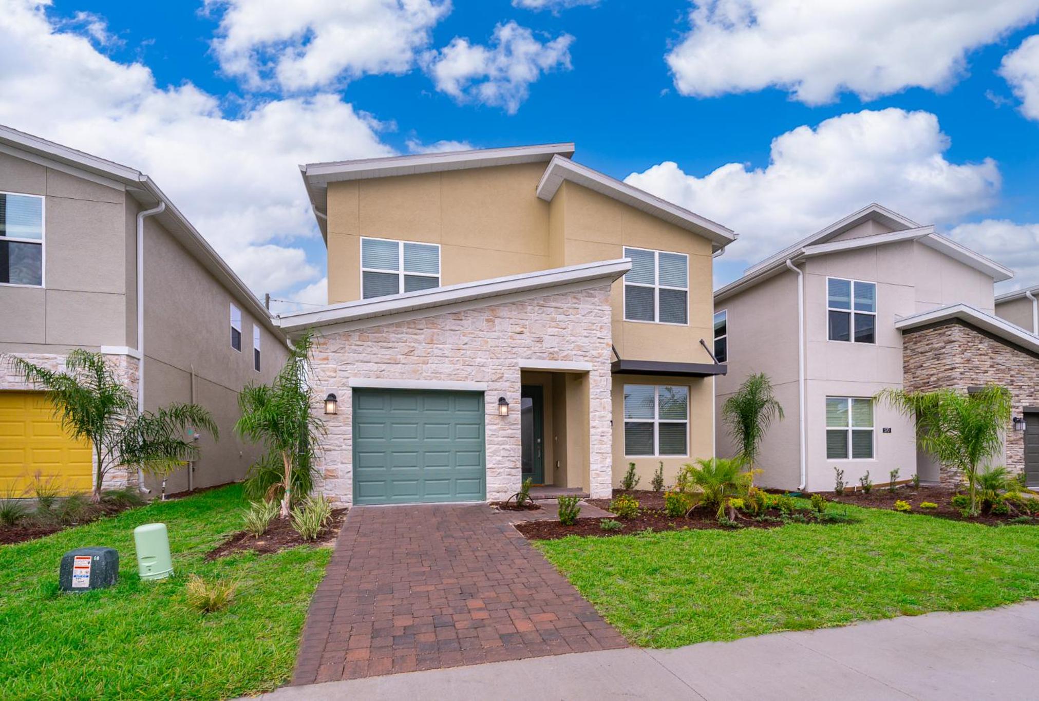 Champions Gate 5BR w/ Pool, Sleeps 12