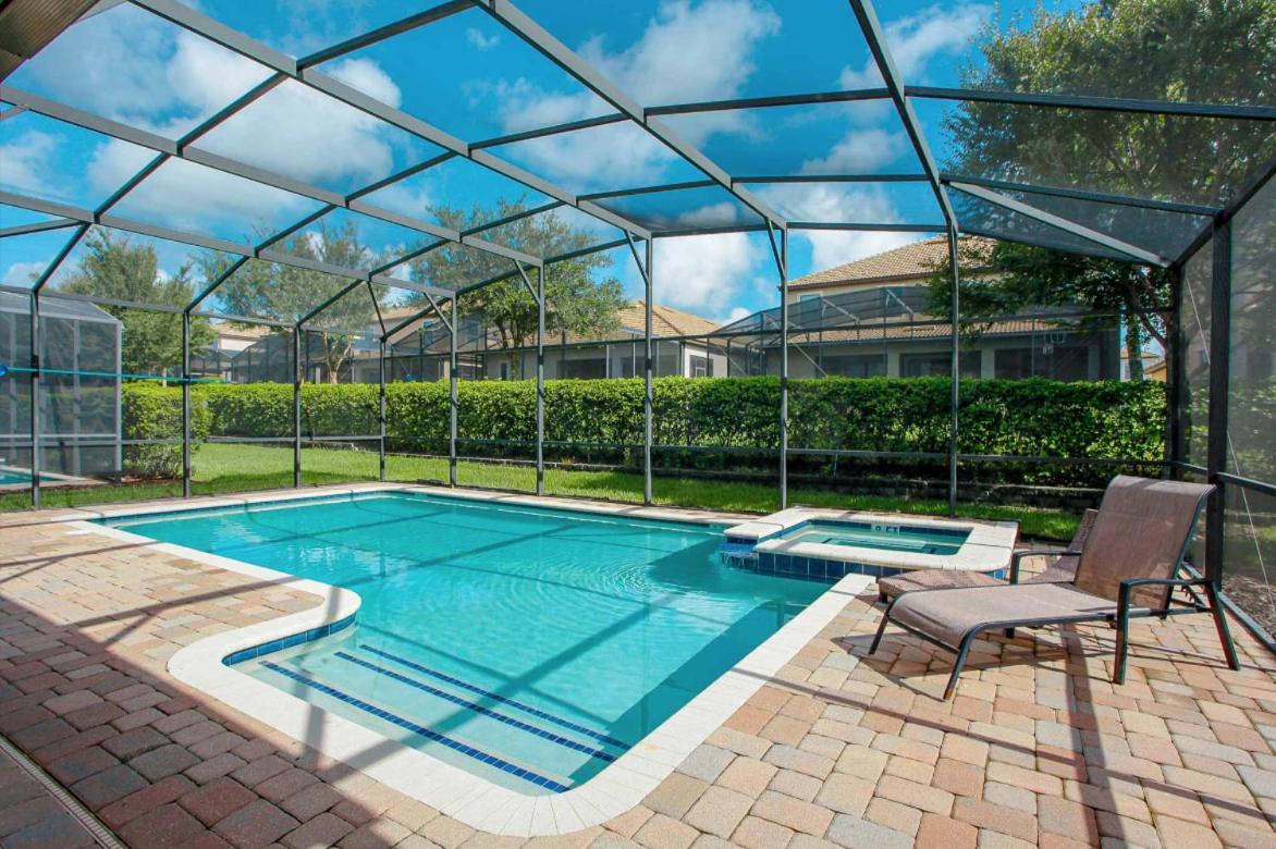 Spacious family getaway in Champions Gate Resort