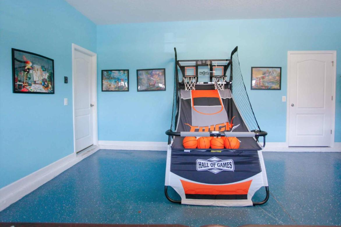 Spacious family getaway in Champions Gate Resort