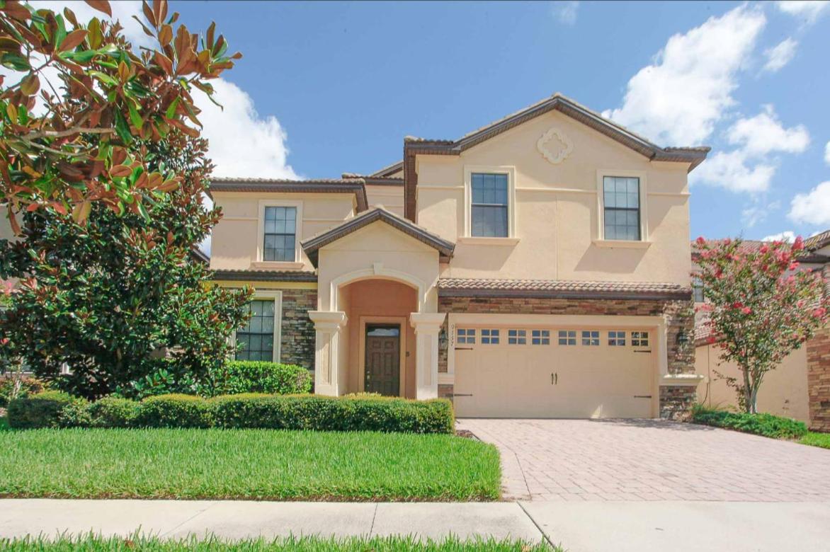 Spacious family getaway in Champions Gate Resort
