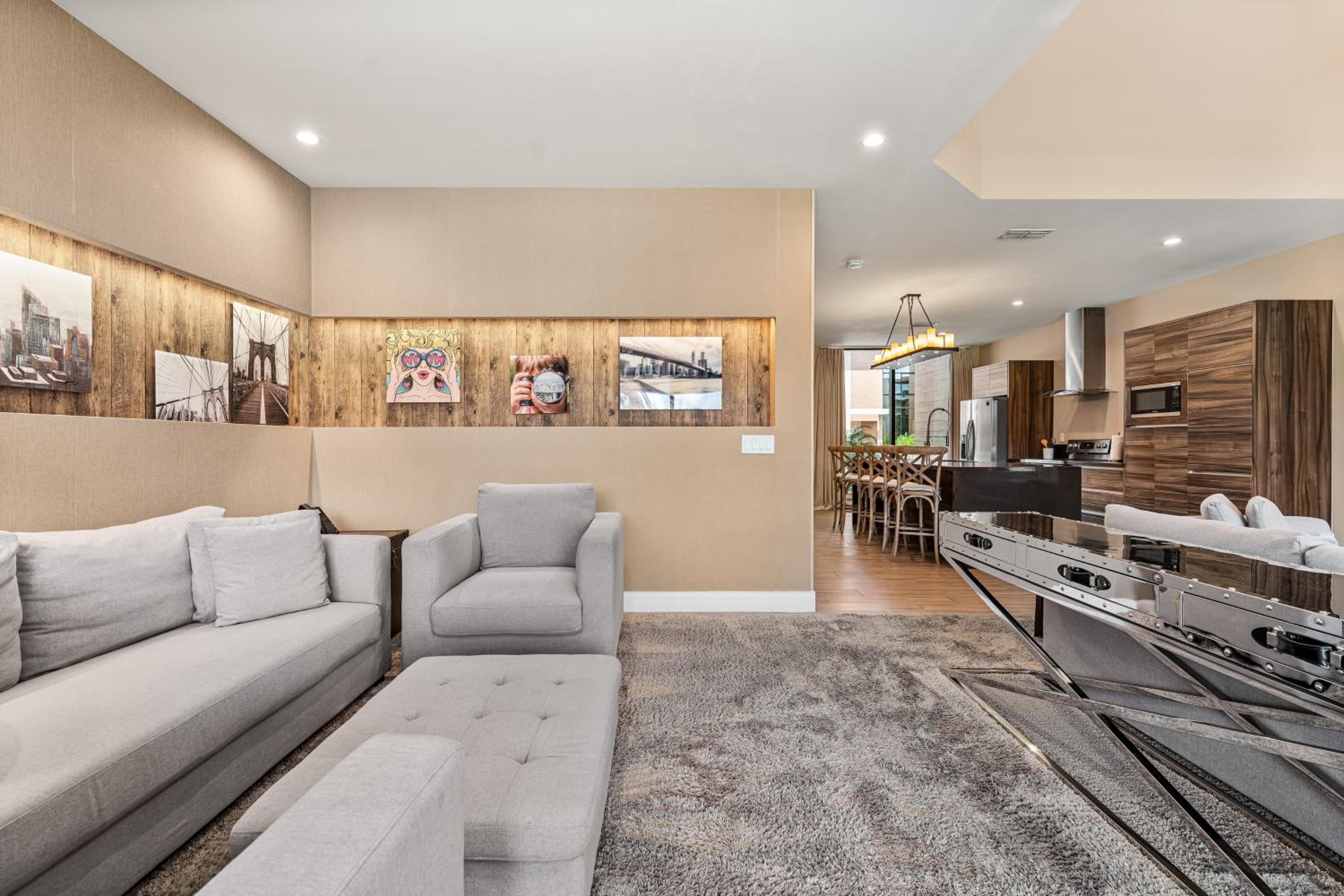 Bright and Modern Townhome at Magic Village – Superb Disney Location