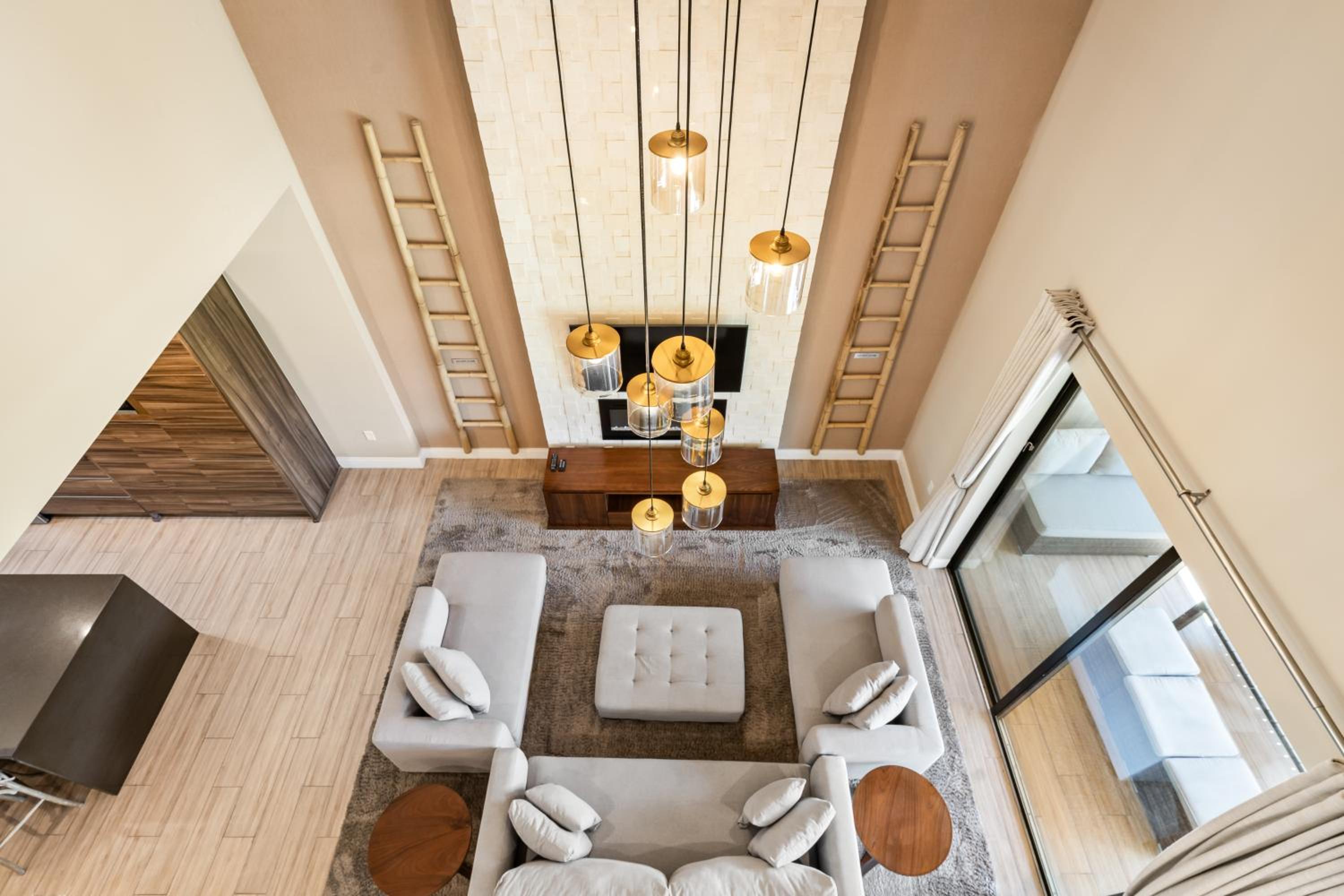 Bright and Modern Townhome at Magic Village – Superb Disney Location