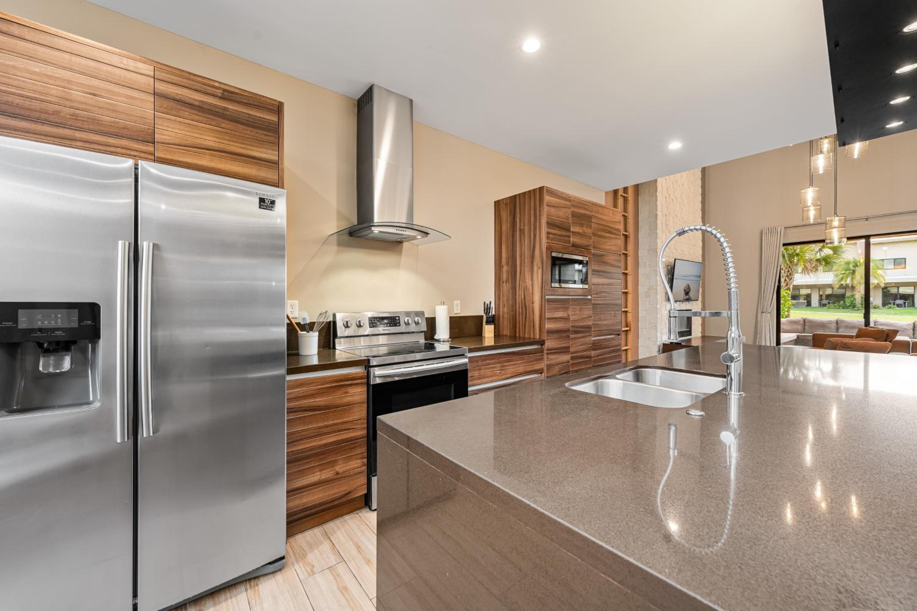 Bright and Modern Townhome at Magic Village – Superb Disney Location