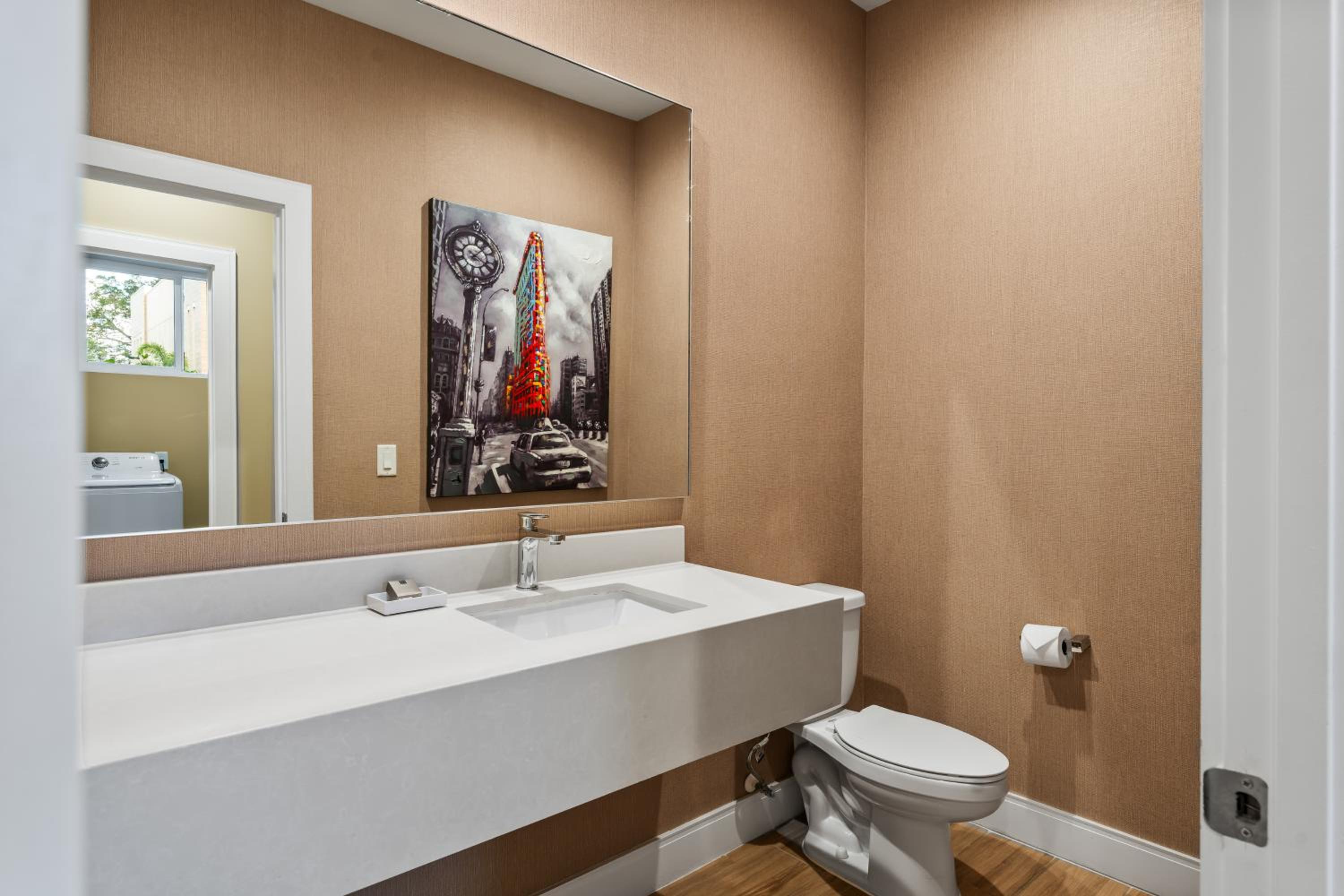 Bright and Modern Townhome at Magic Village – Superb Disney Location