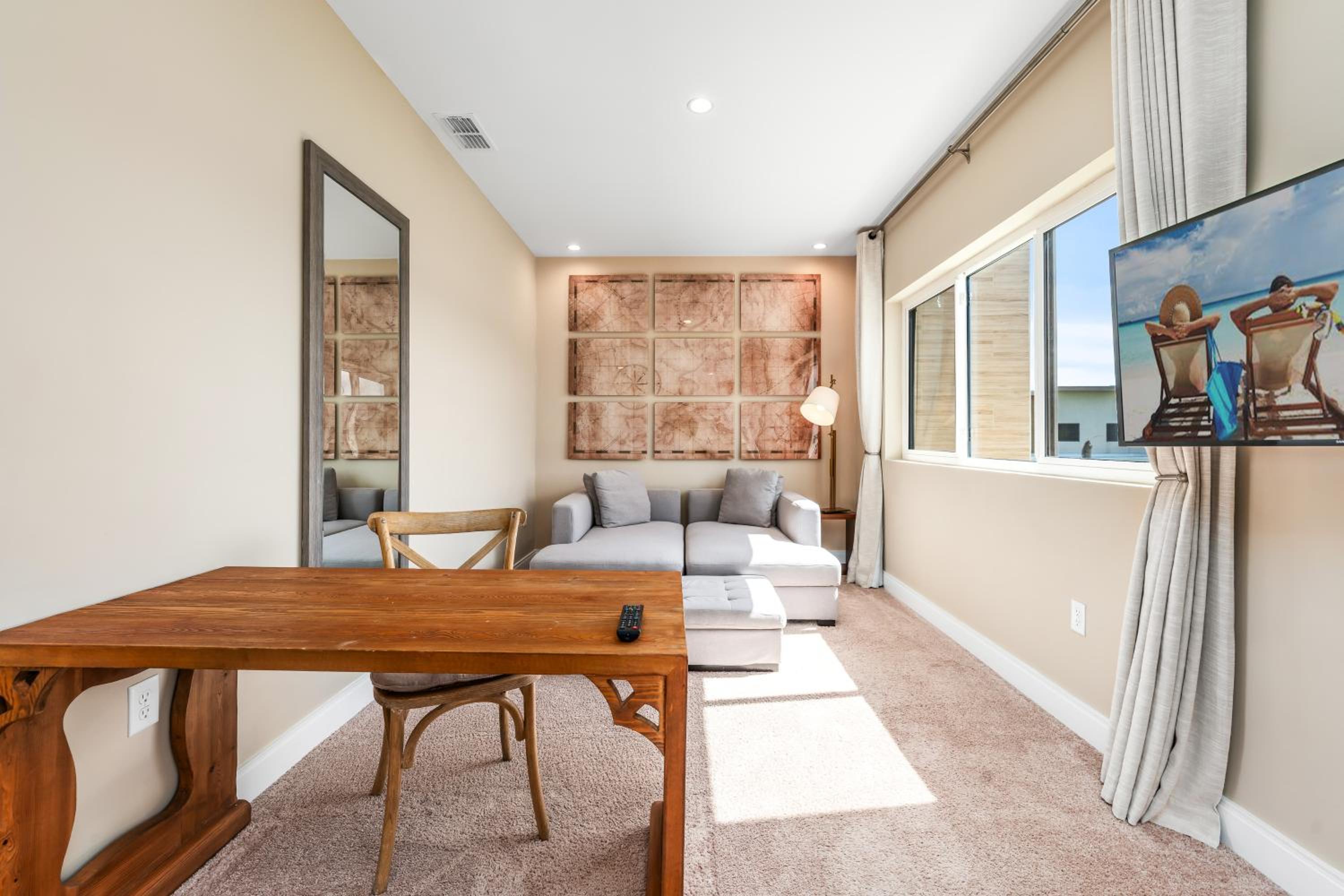 Bright and Modern Townhome at Magic Village – Superb Disney Location