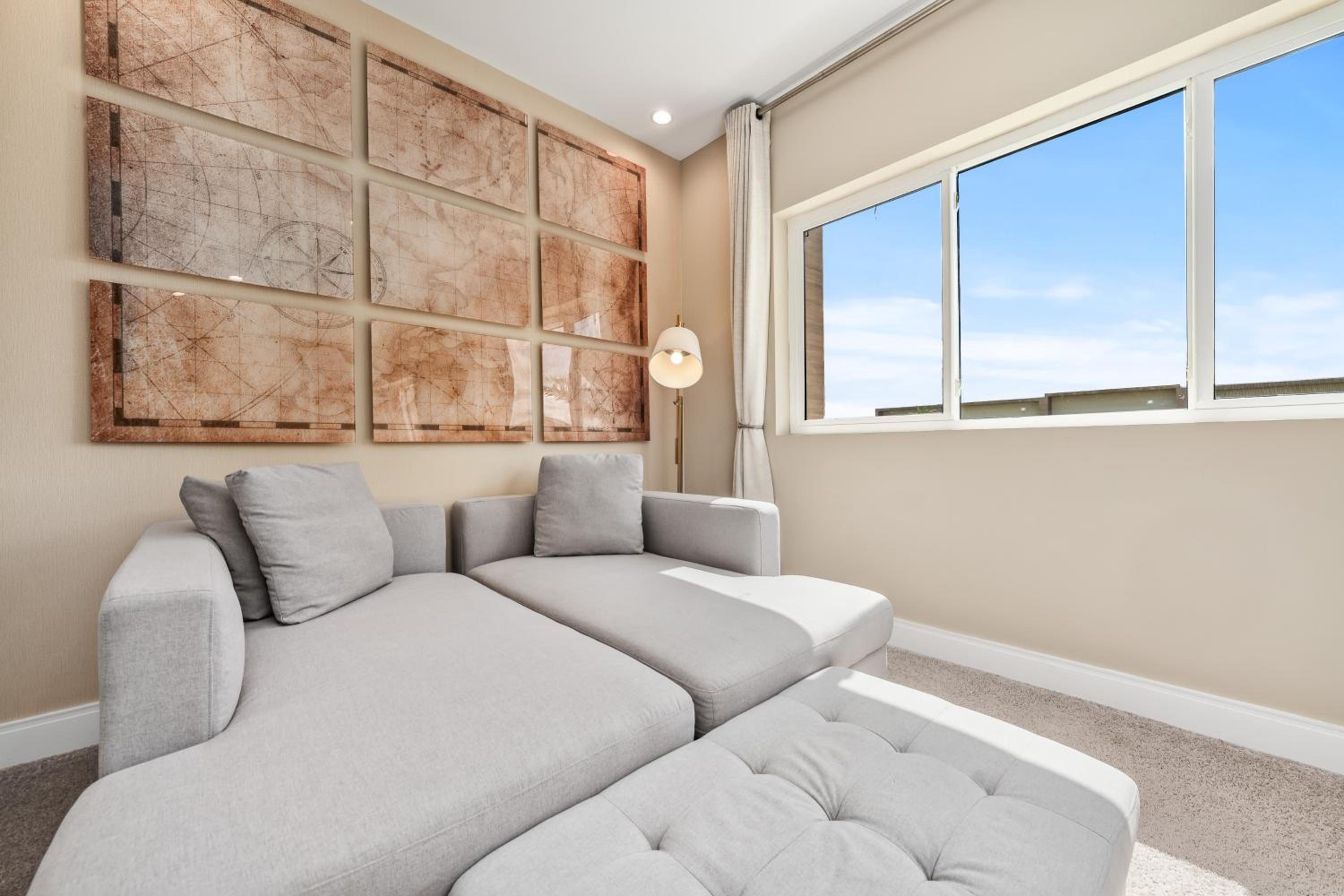 Bright and Modern Townhome at Magic Village – Superb Disney Location