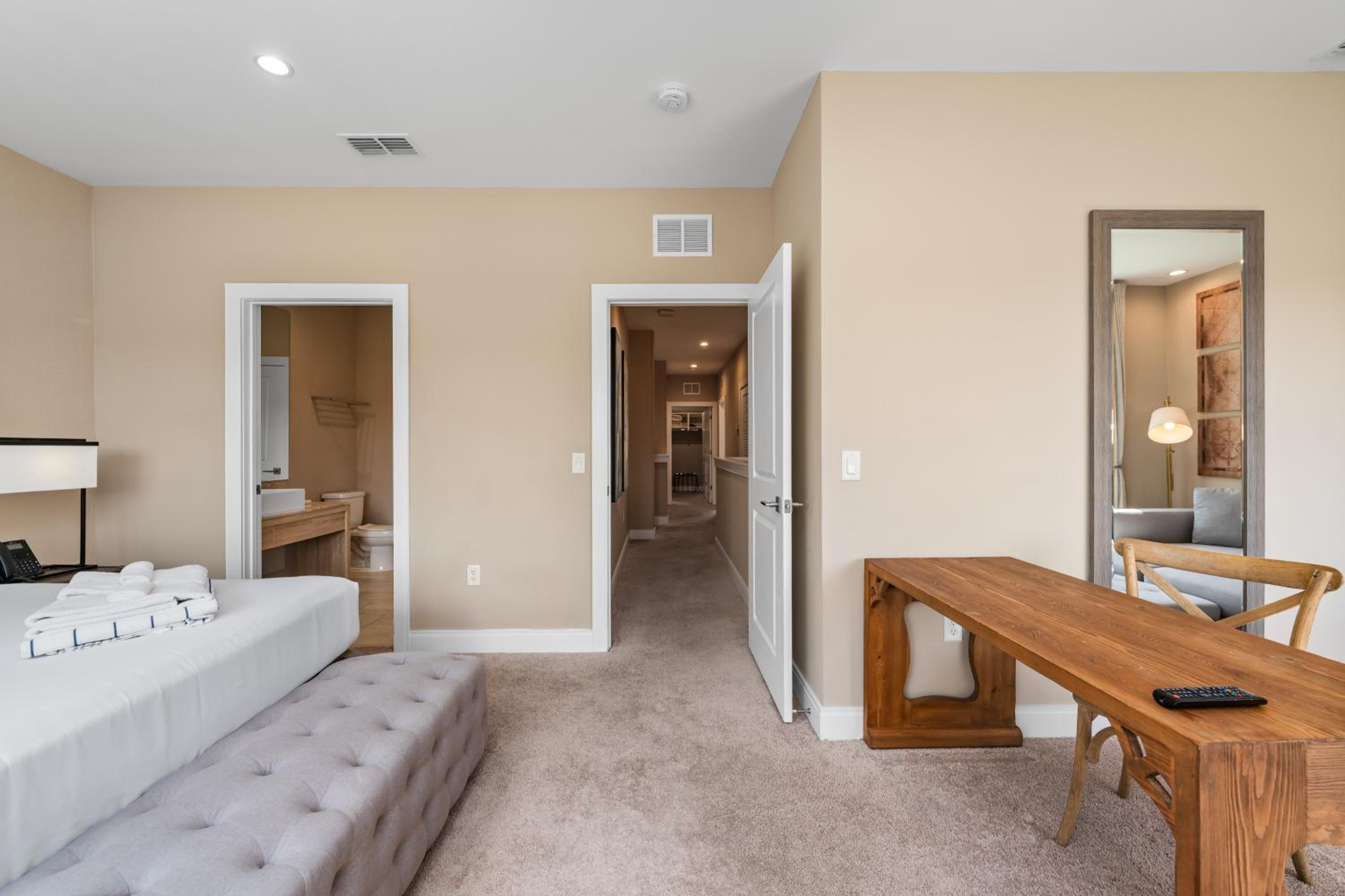Bright and Modern Townhome at Magic Village – Superb Disney Location