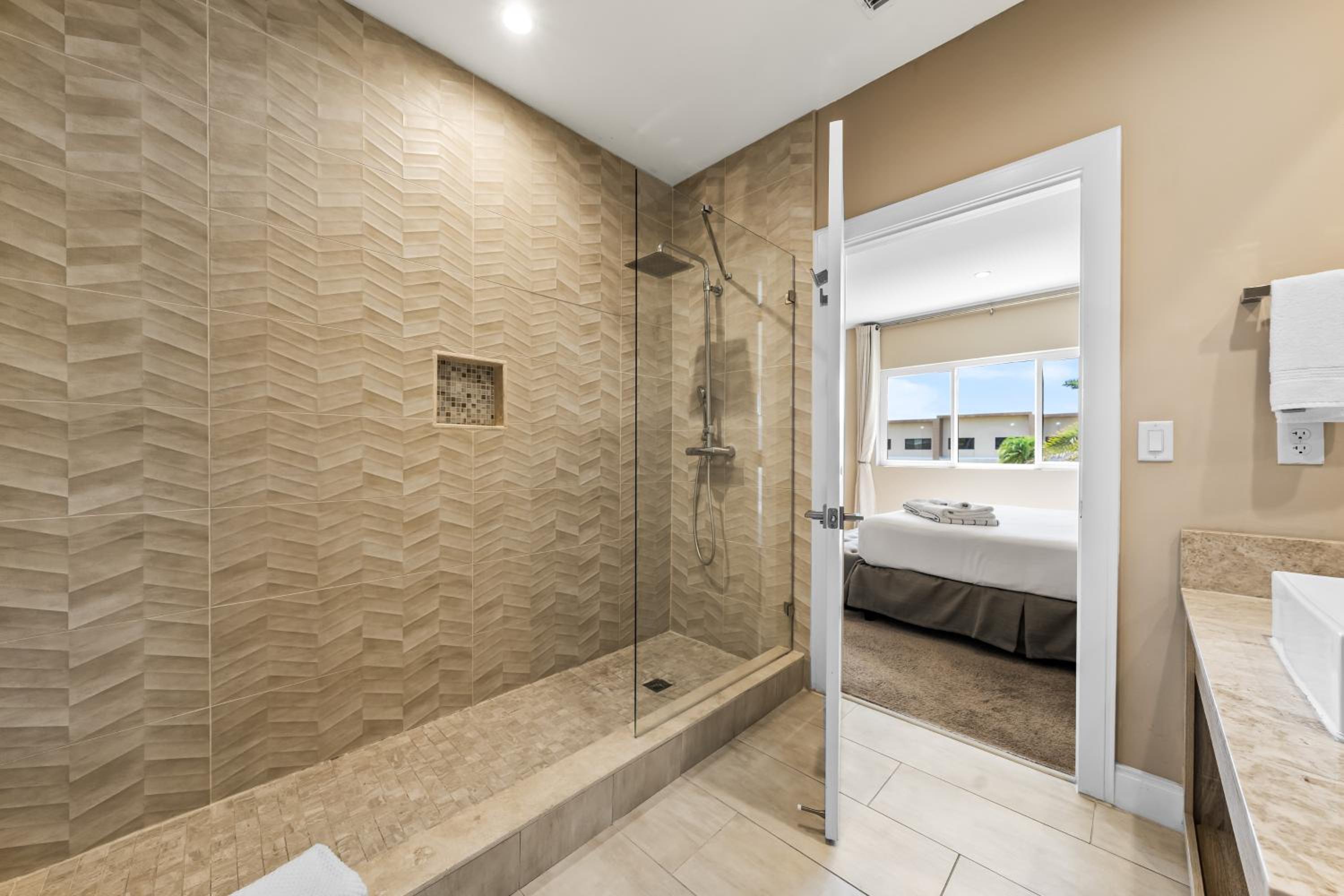 Bright and Modern Townhome at Magic Village – Superb Disney Location