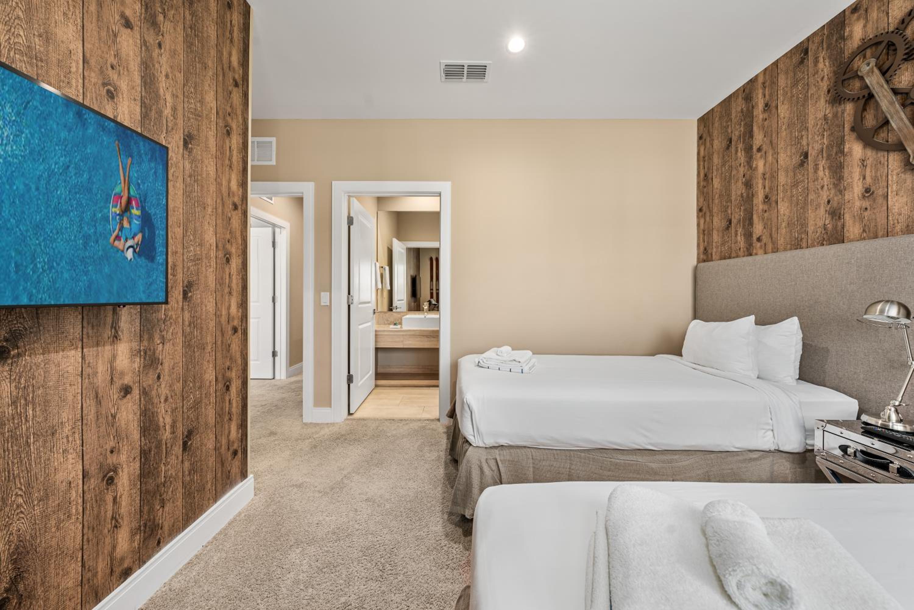 Bright and Modern Townhome at Magic Village – Superb Disney Location