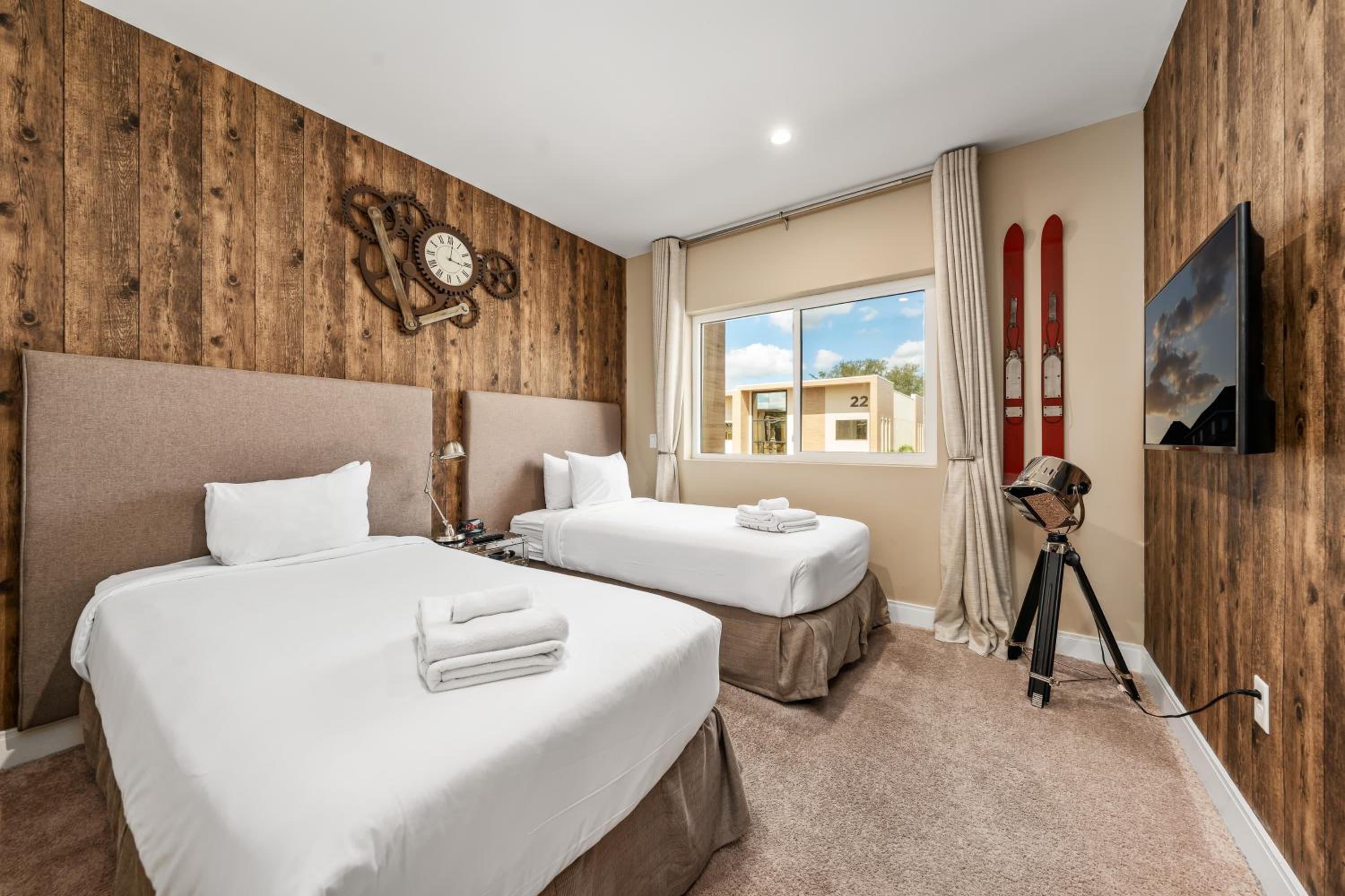 Bright and Modern Townhome at Magic Village – Superb Disney Location