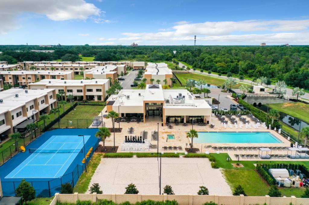Bright and Modern Townhome at Magic Village – Superb Disney Location