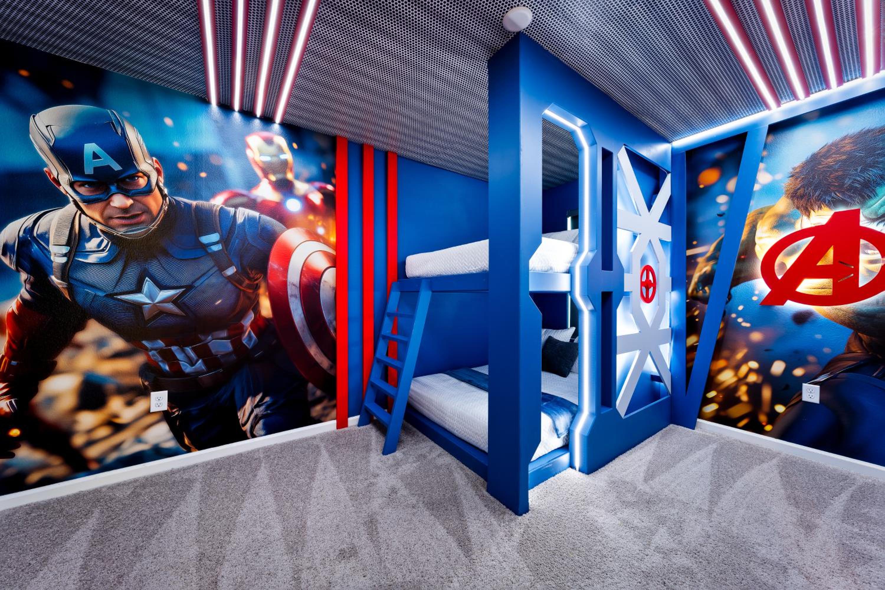 Orlando Oasis: Themed Rooms, Pool & Surf Simulator