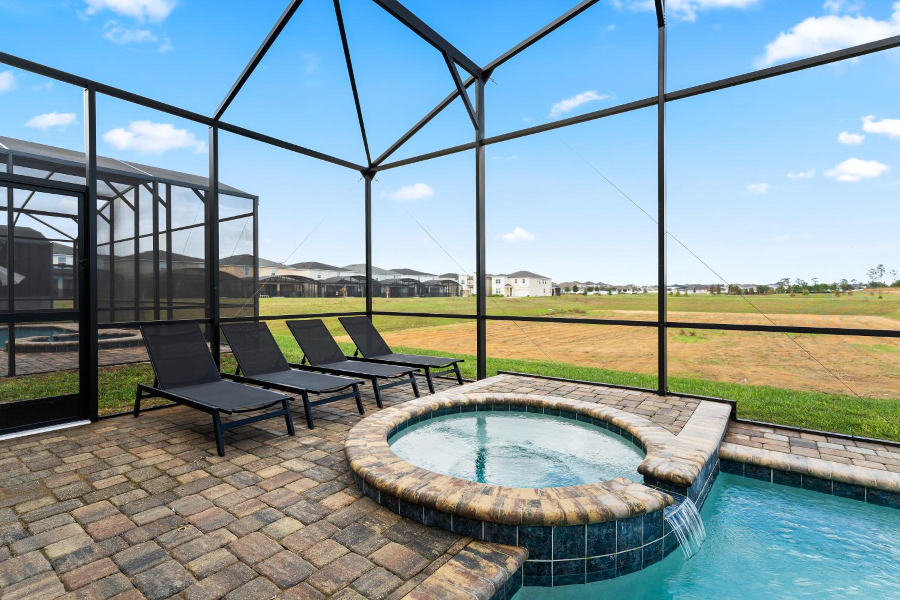 Orlando Oasis: Themed Rooms, Pool & Surf Simulator