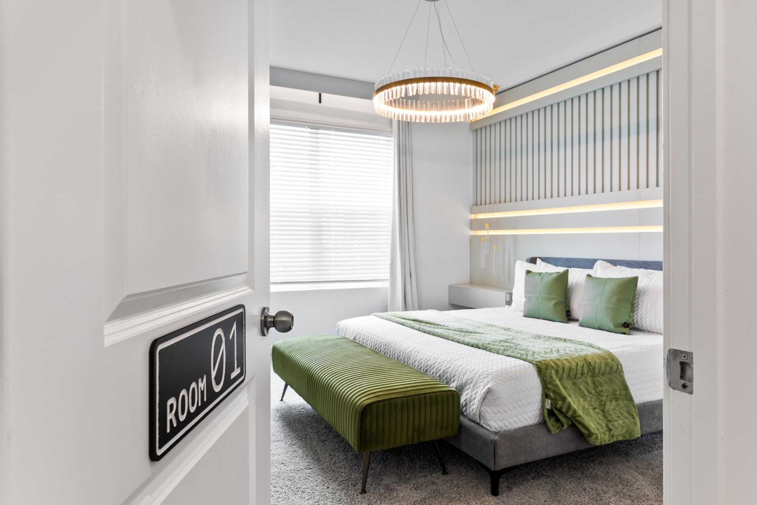 Orlando Oasis: Themed Rooms, Pool & Surf Simulator
