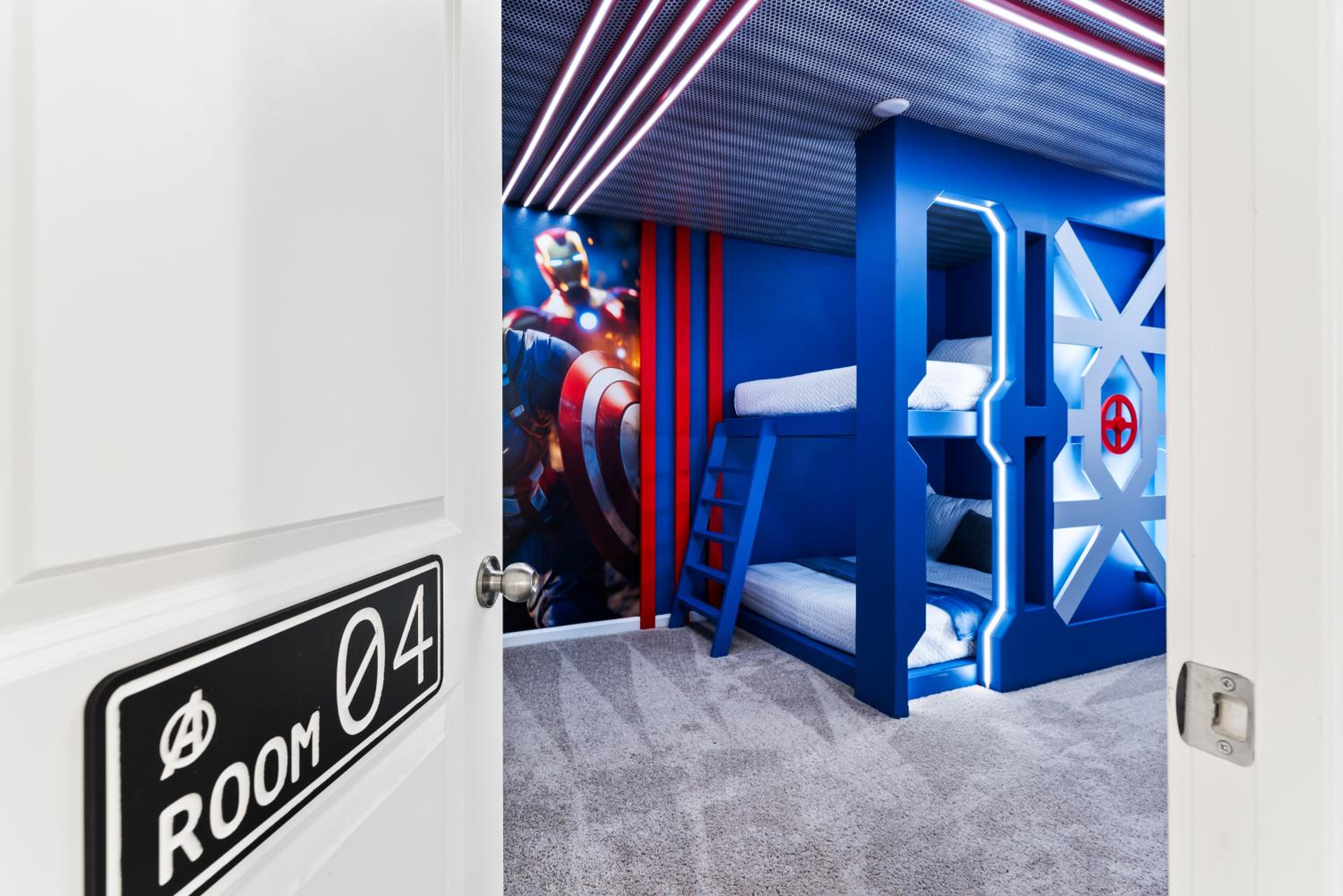 Orlando Oasis: Themed Rooms, Pool & Surf Simulator