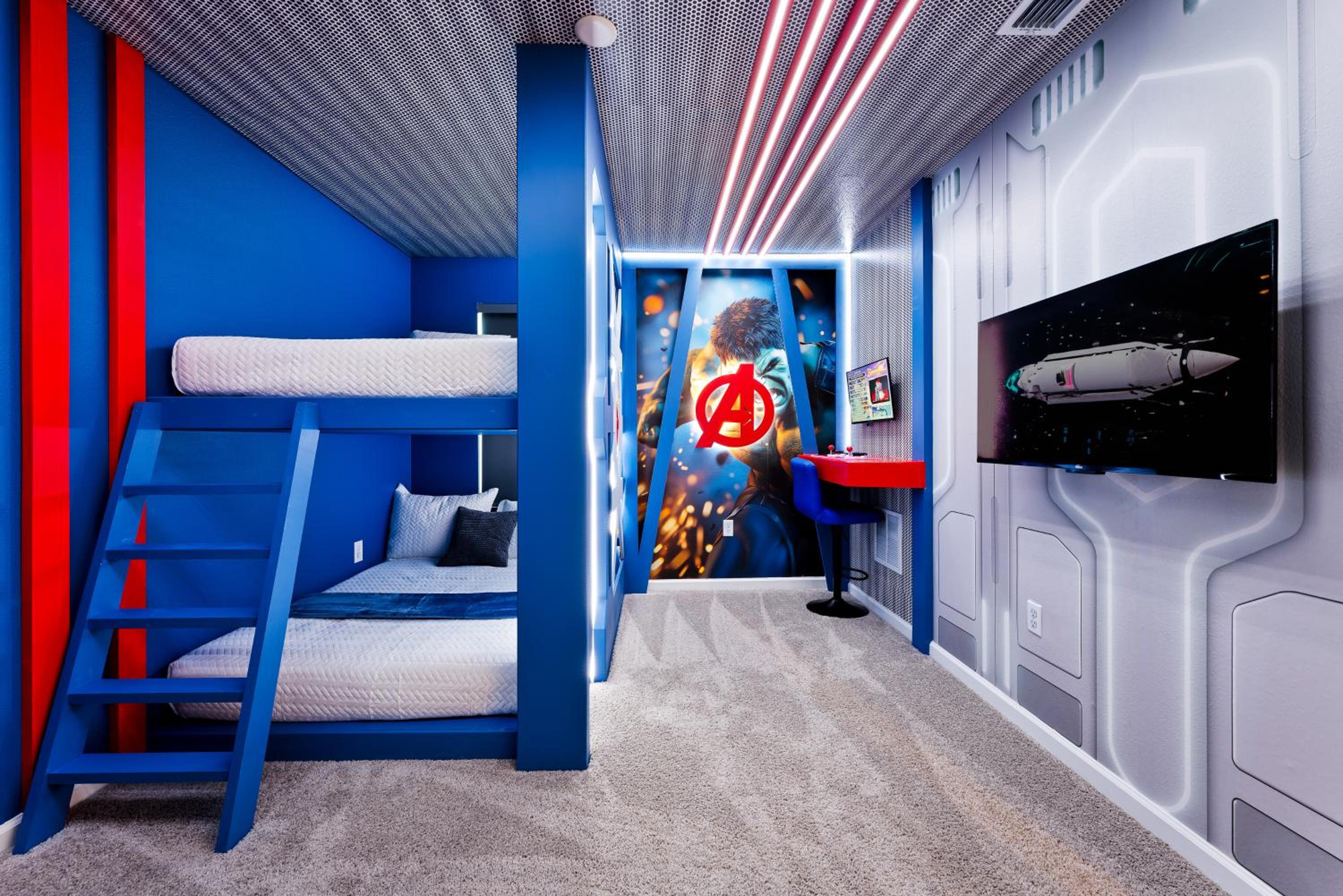 Orlando Oasis: Themed Rooms, Pool & Surf Simulator