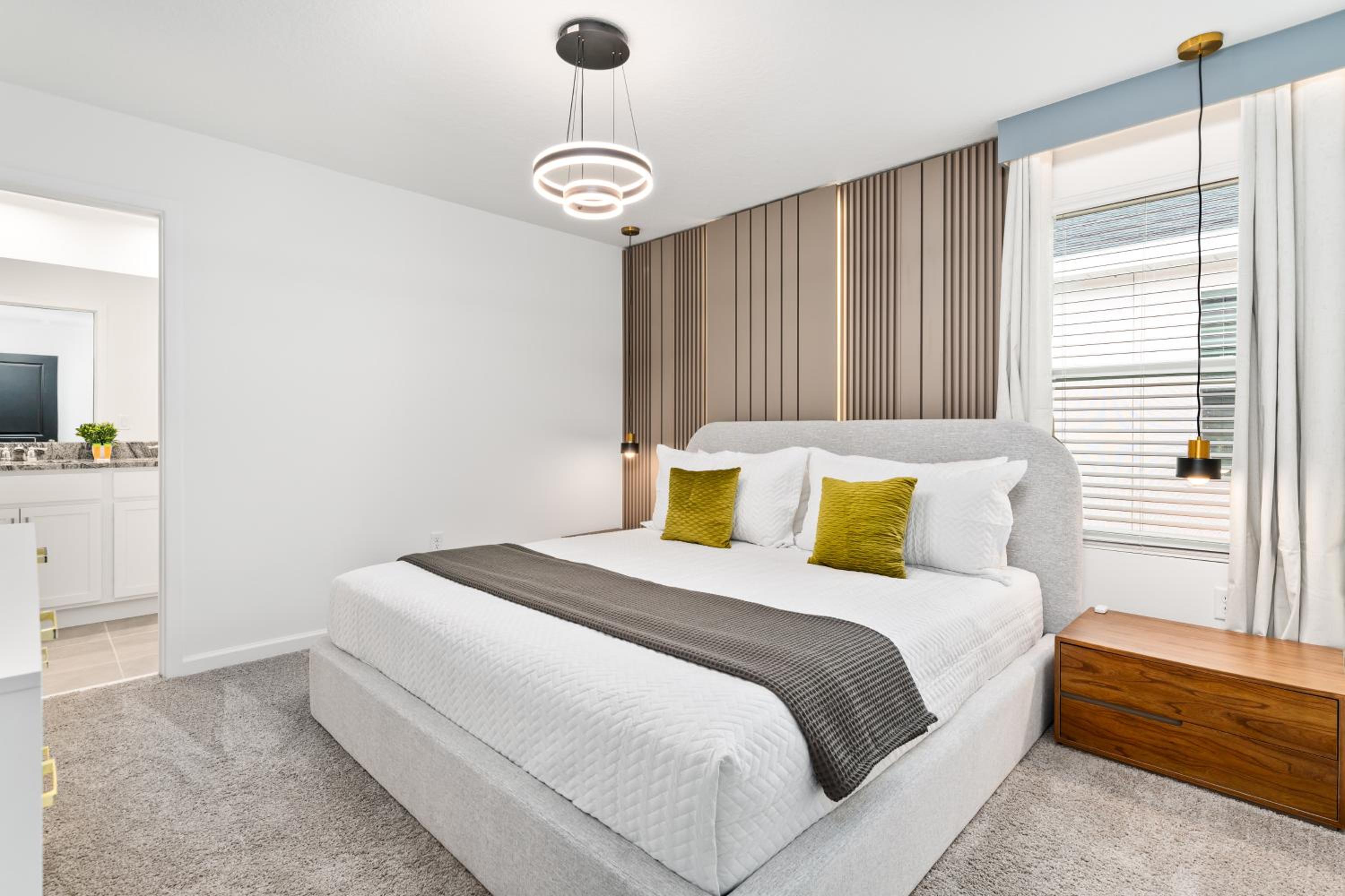 Orlando Oasis: Themed Rooms, Pool & Surf Simulator