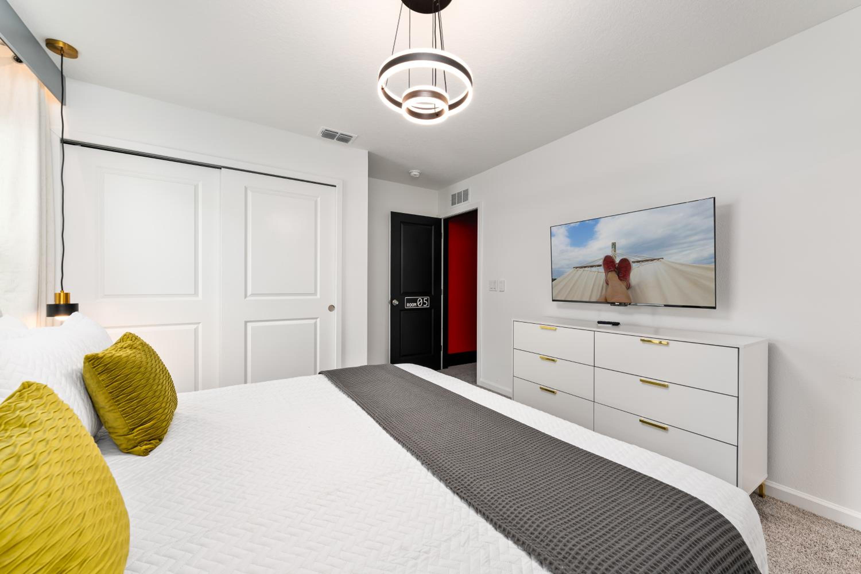 Orlando Oasis: Themed Rooms, Pool & Surf Simulator