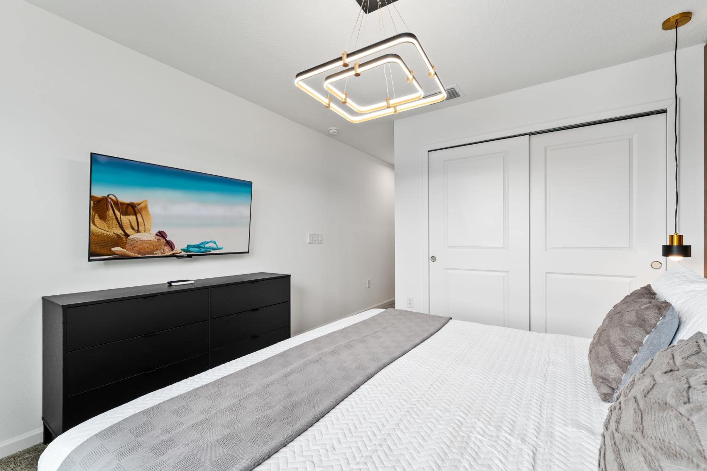 Orlando Oasis: Themed Rooms, Pool & Surf Simulator