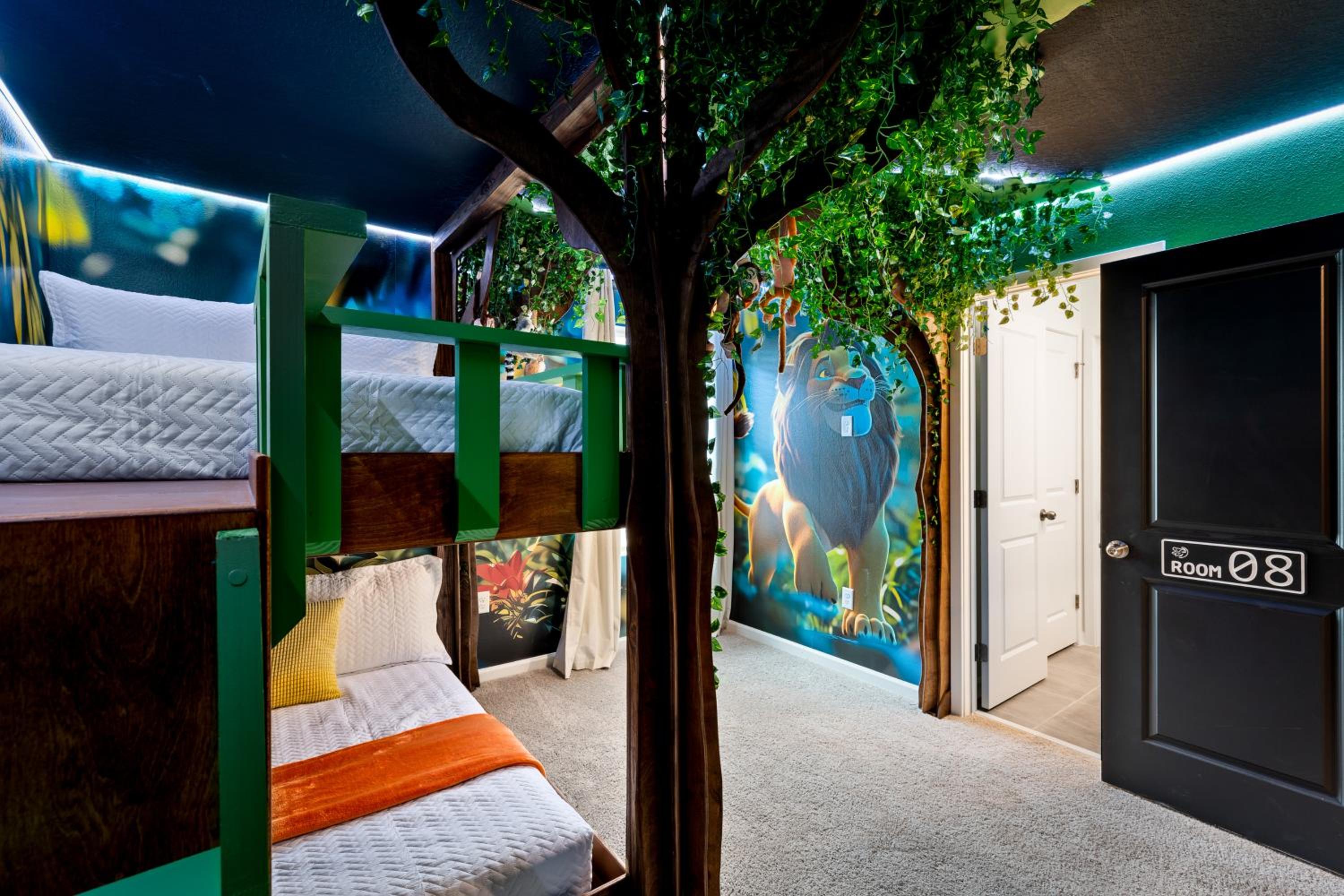Orlando Oasis: Themed Rooms, Pool & Surf Simulator