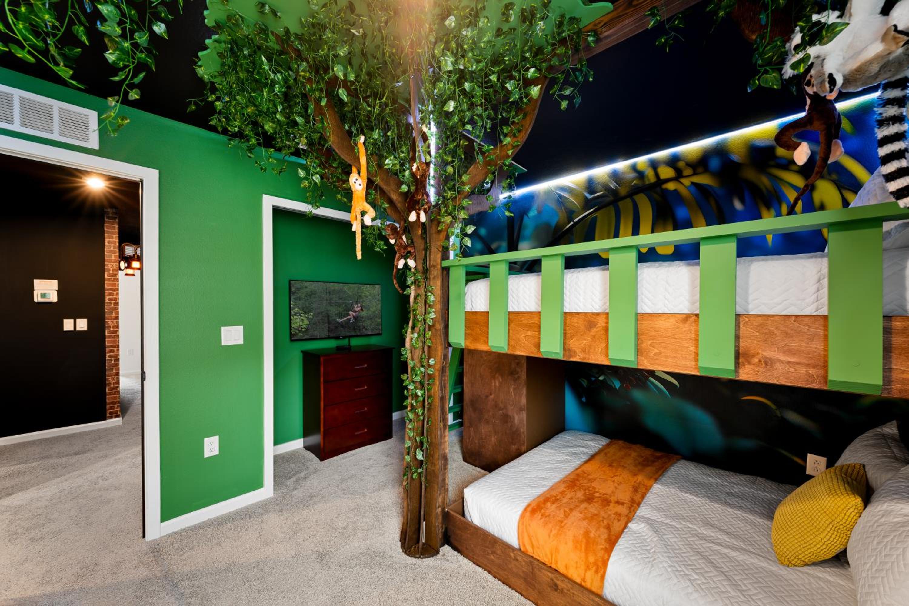 Orlando Oasis: Themed Rooms, Pool & Surf Simulator