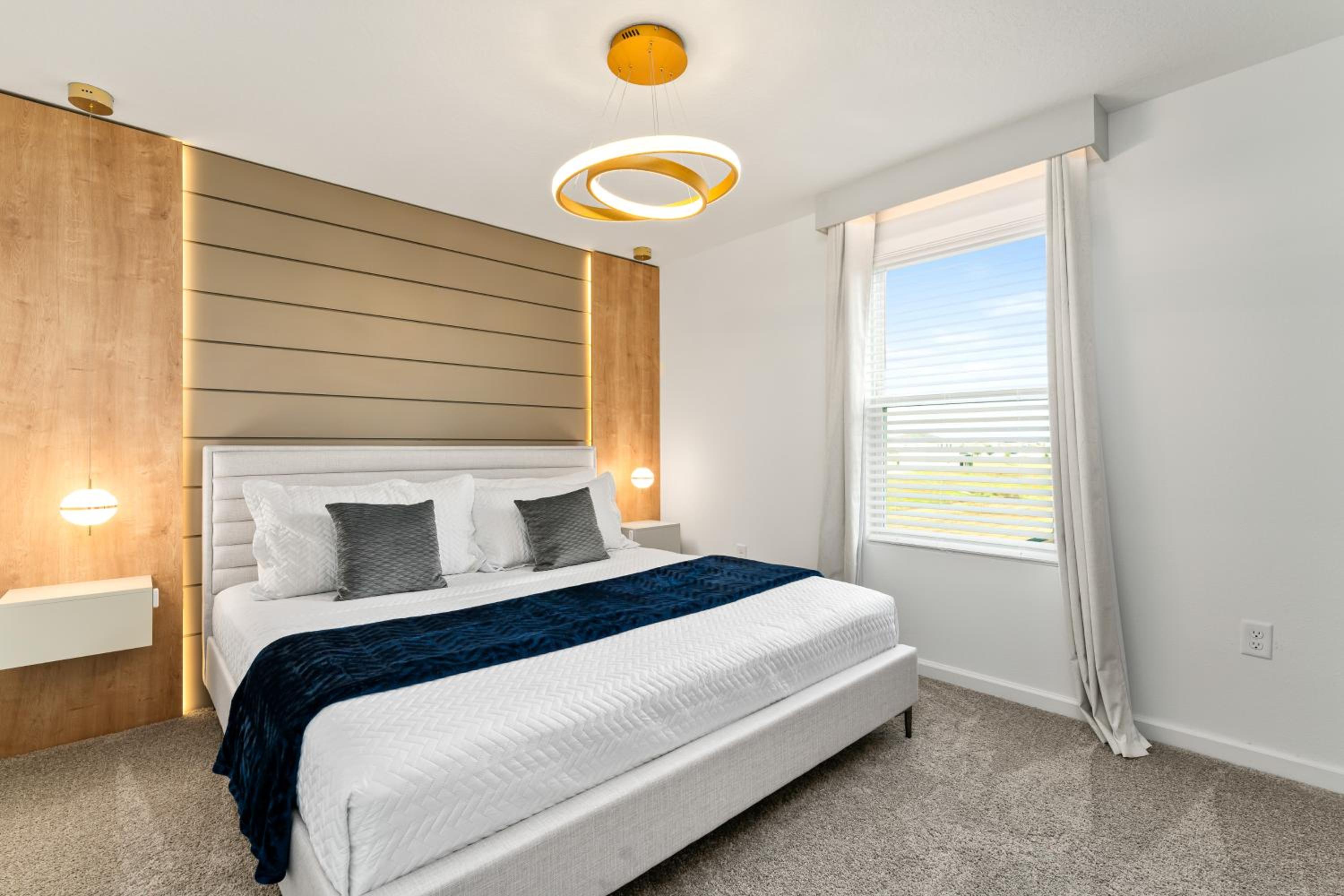 Orlando Oasis: Themed Rooms, Pool & Surf Simulator