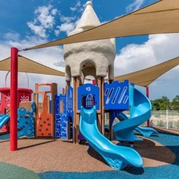 Orlando Oasis: Themed Rooms, Pool & Surf Simulator