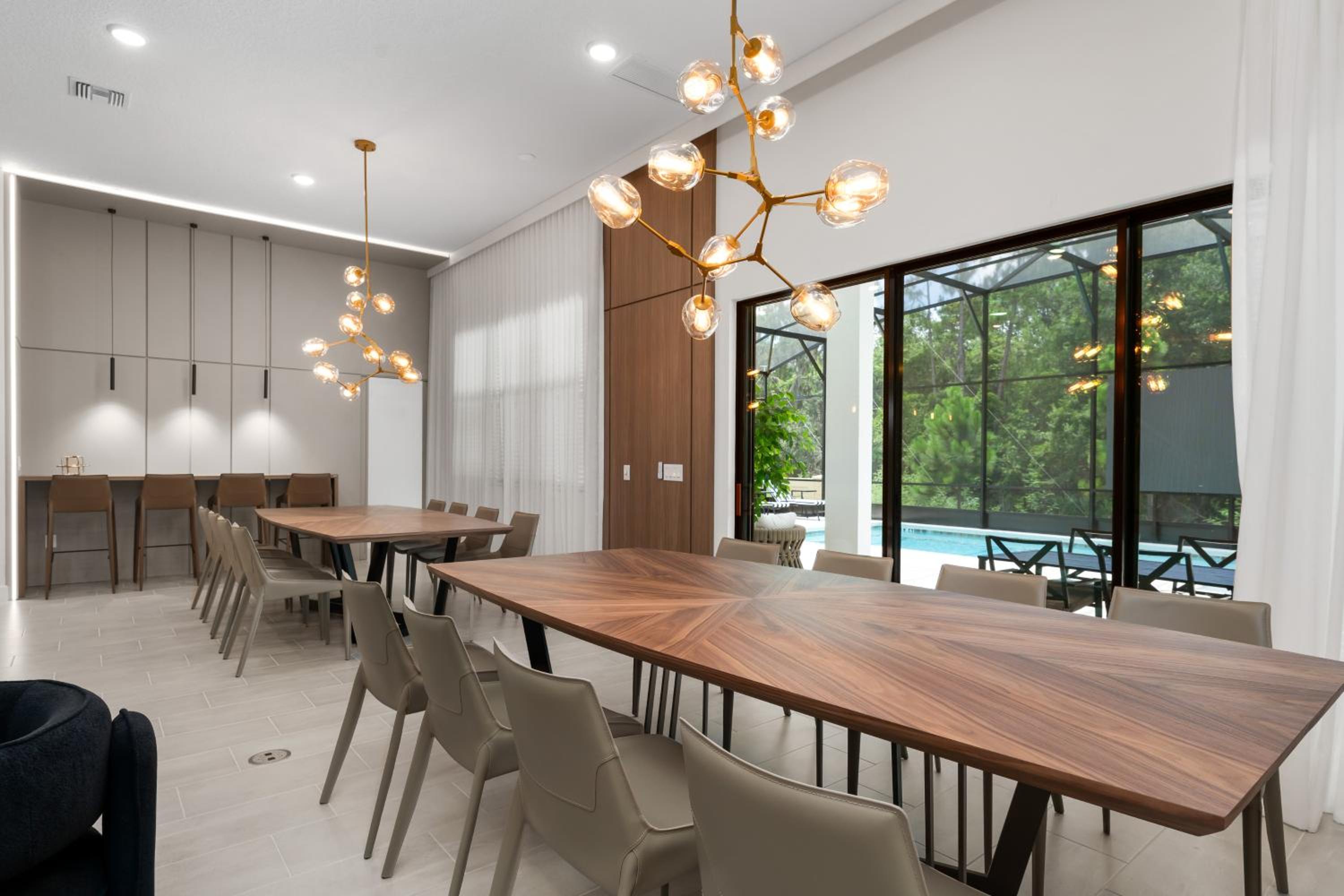 Brand New Modern State of the Art Home! Sleeps 31