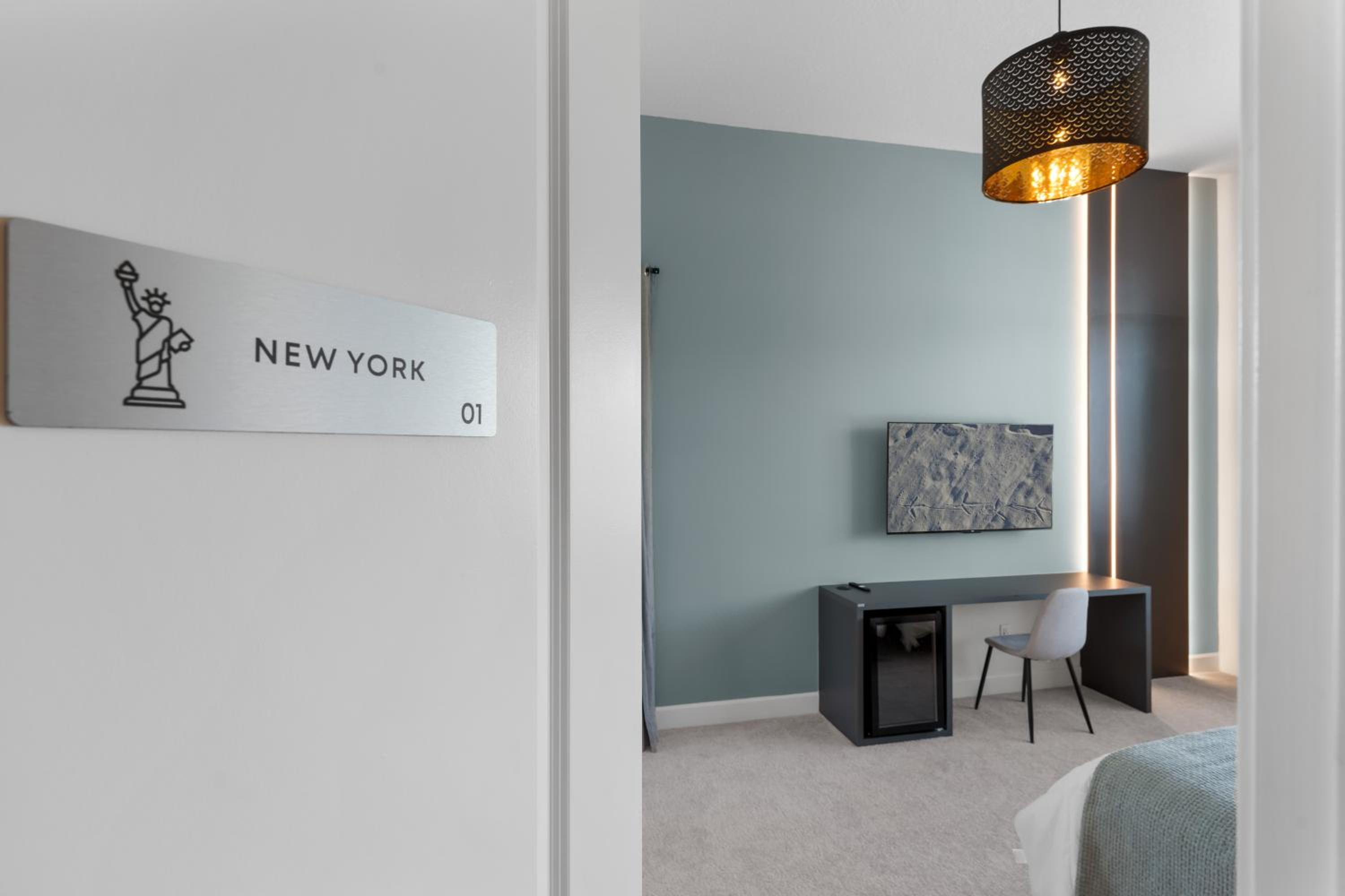 Brand New Modern State of the Art Home! Sleeps 31