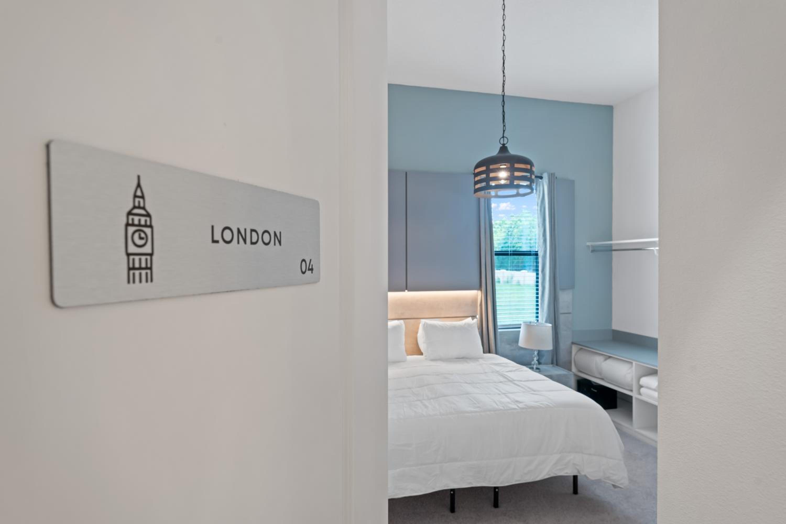 Brand New Modern State of the Art Home! Sleeps 31