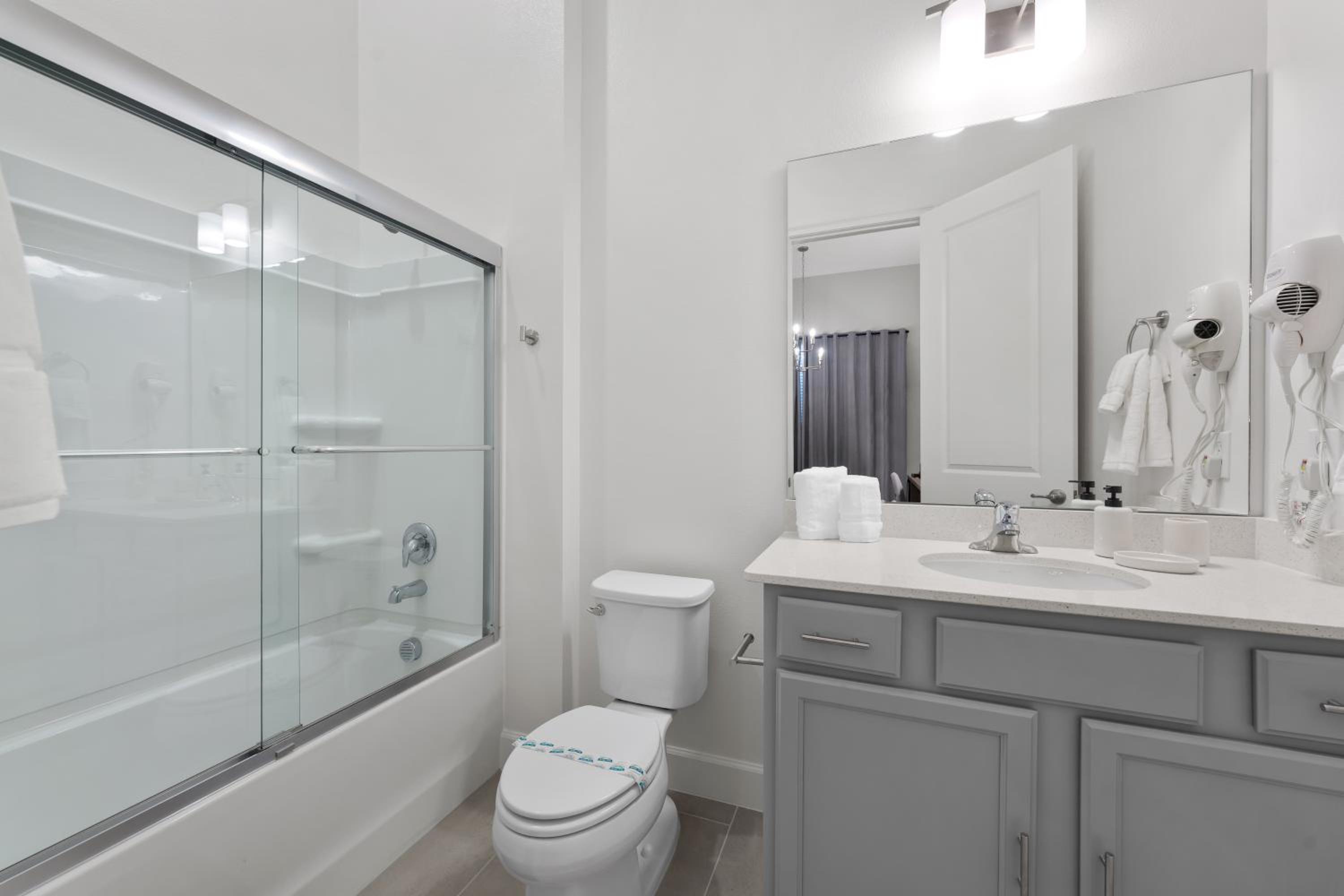 Brand New Modern State of the Art Home! Sleeps 31
