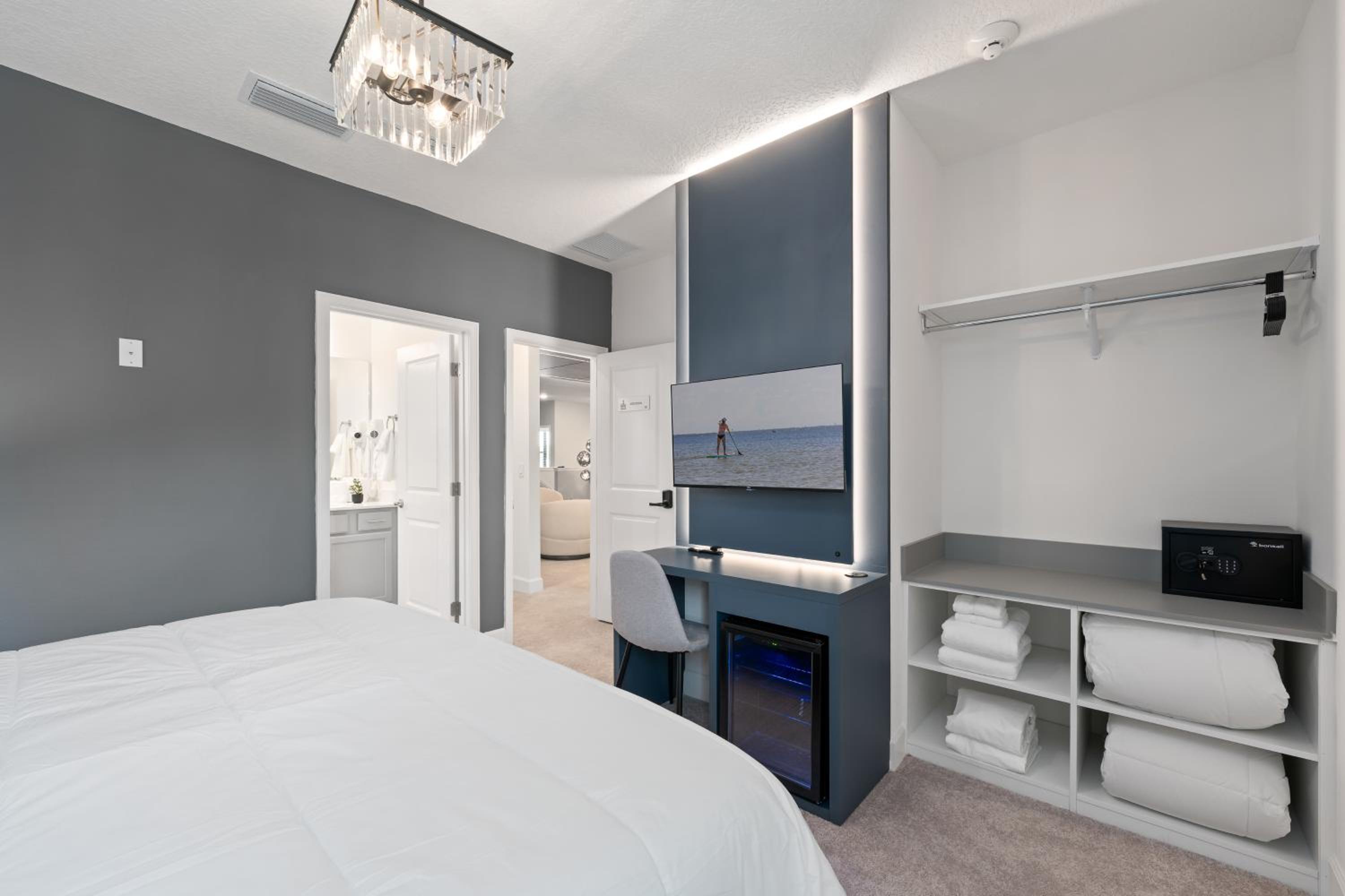 Brand New Modern State of the Art Home! Sleeps 31